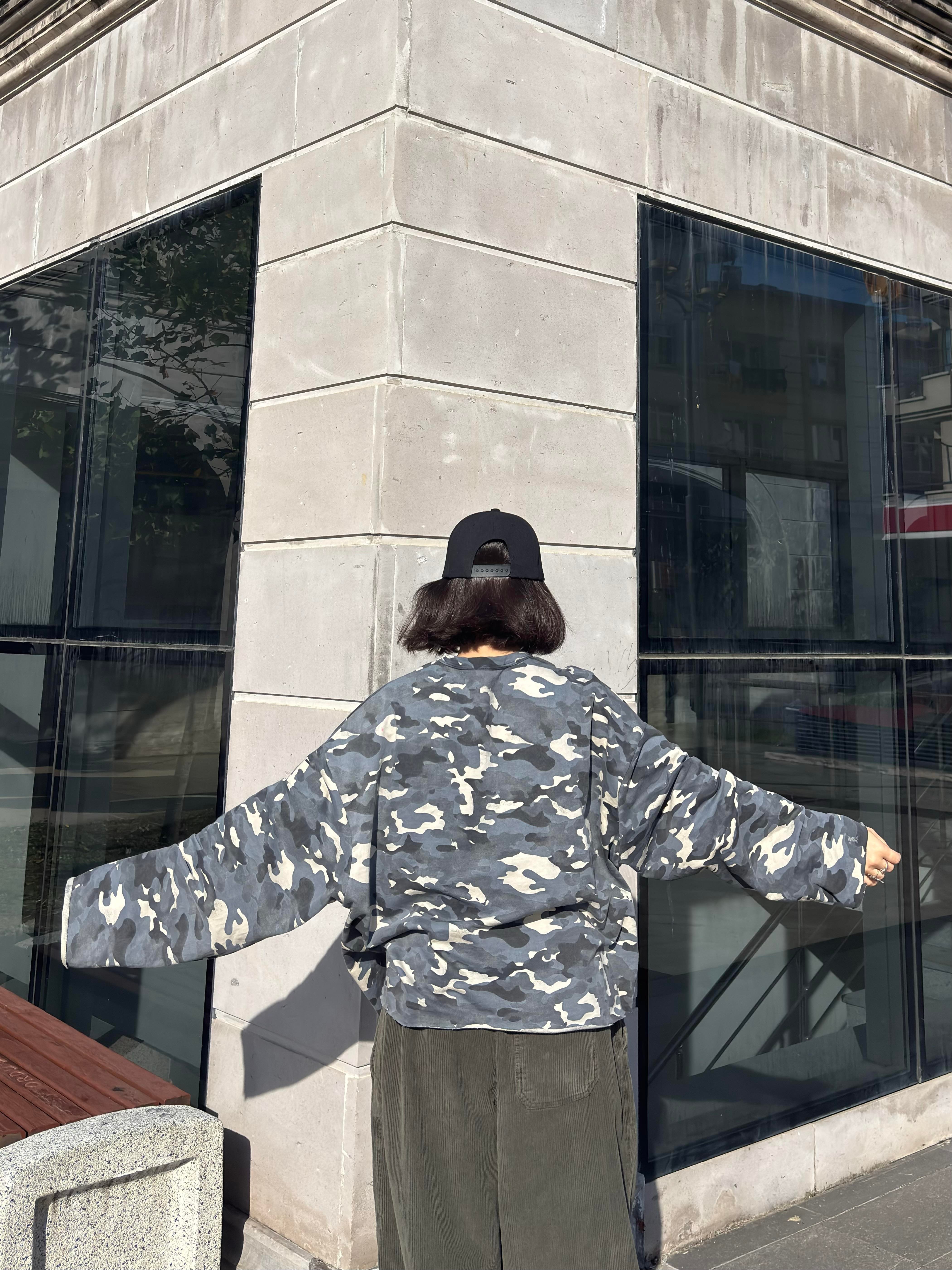 Camouflage Boxy Fit Cut-Off Sweatshirt