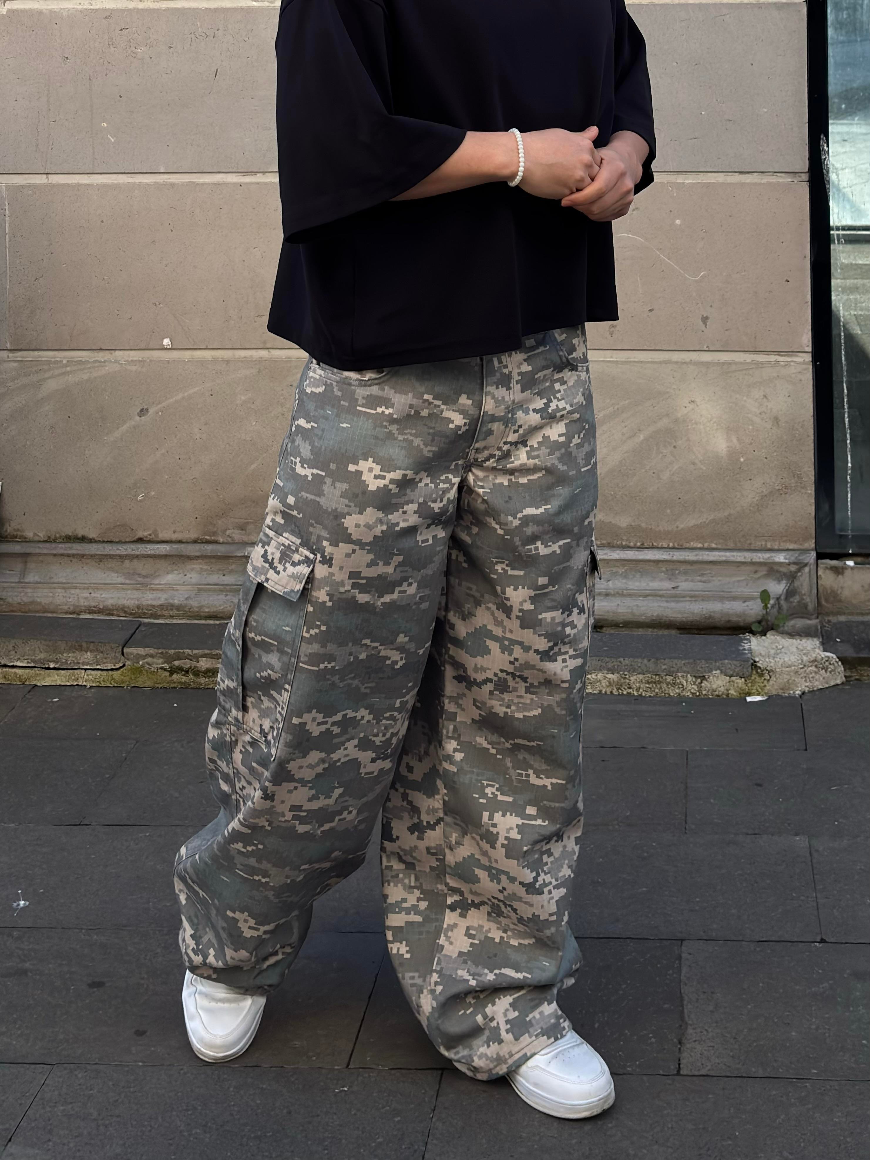 Camouflage Stance Baggy Cargo Pants