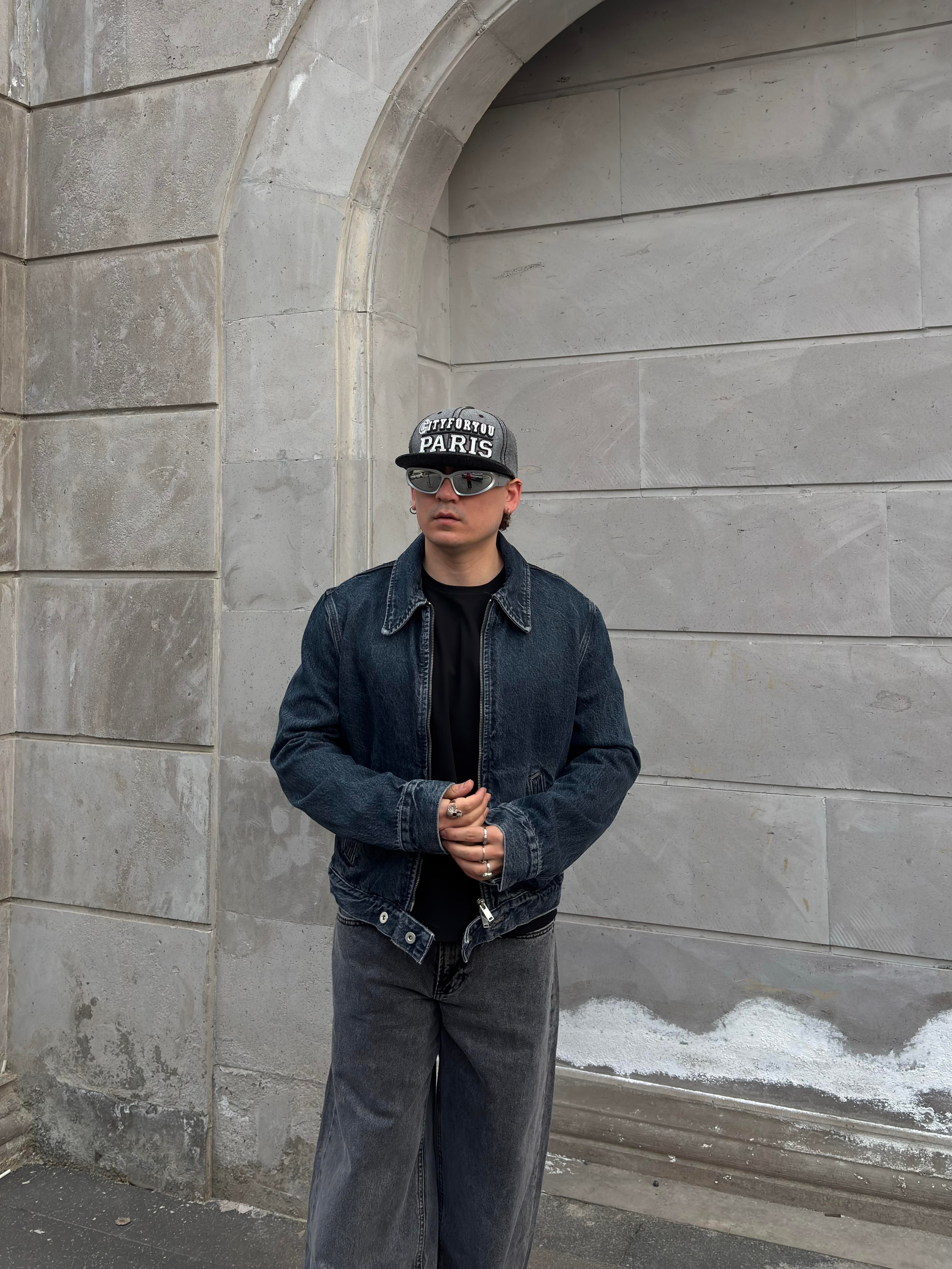 Classic Fit Zip-Up Denim Jacket