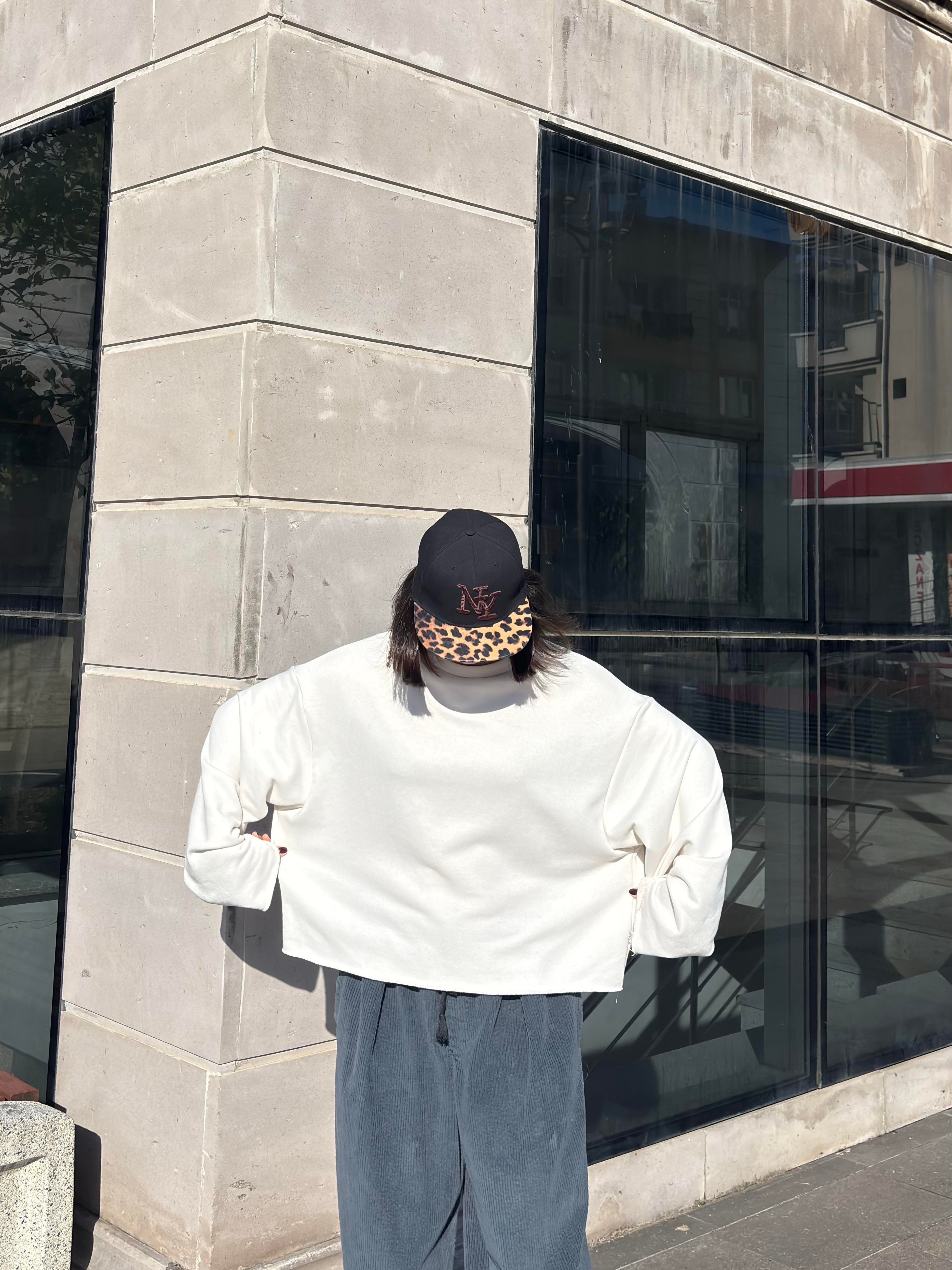 Cream Tone Boxy Fit Cut-Off Sweatshirt