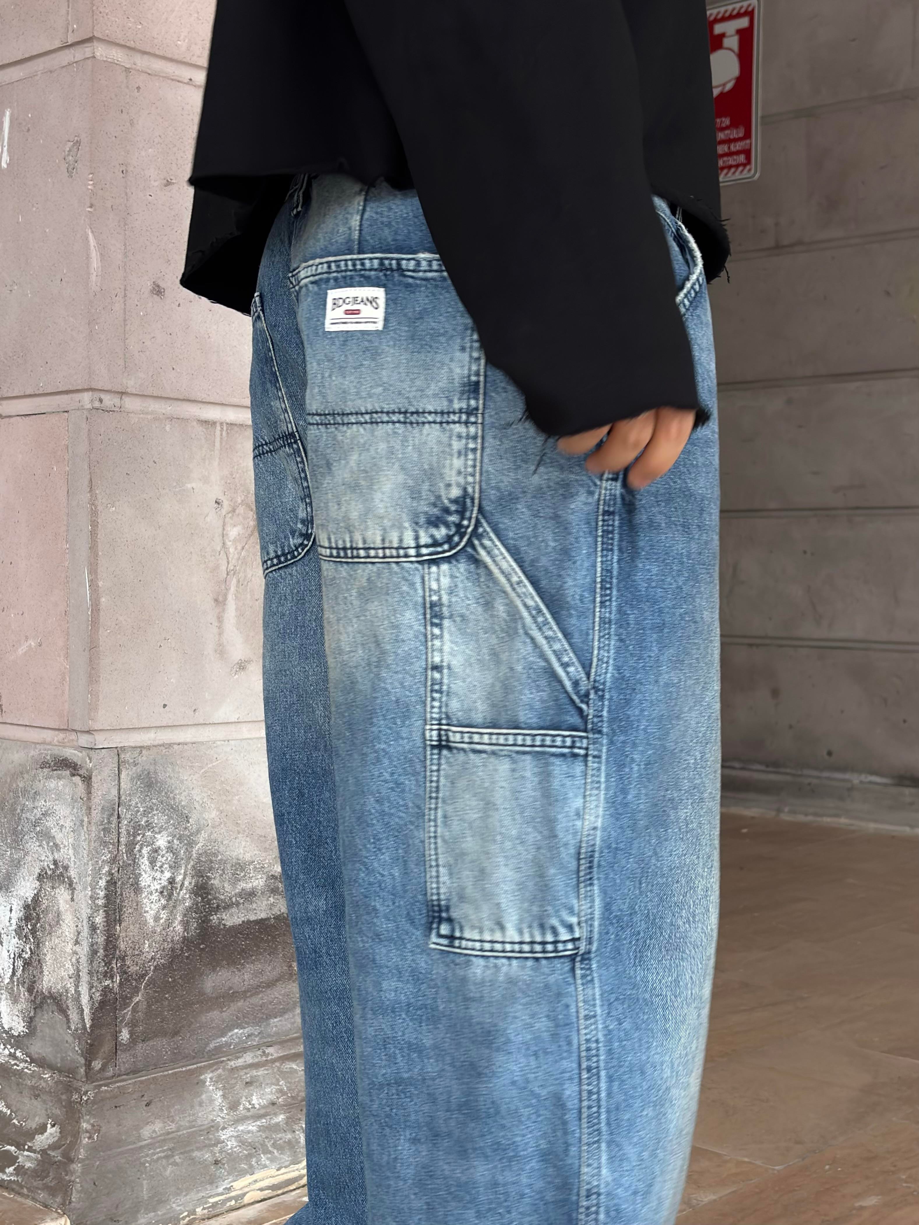 Denim Light-Wash Carperter Jeans