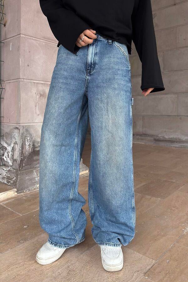 Denim Light-Wash Carperter Jeans