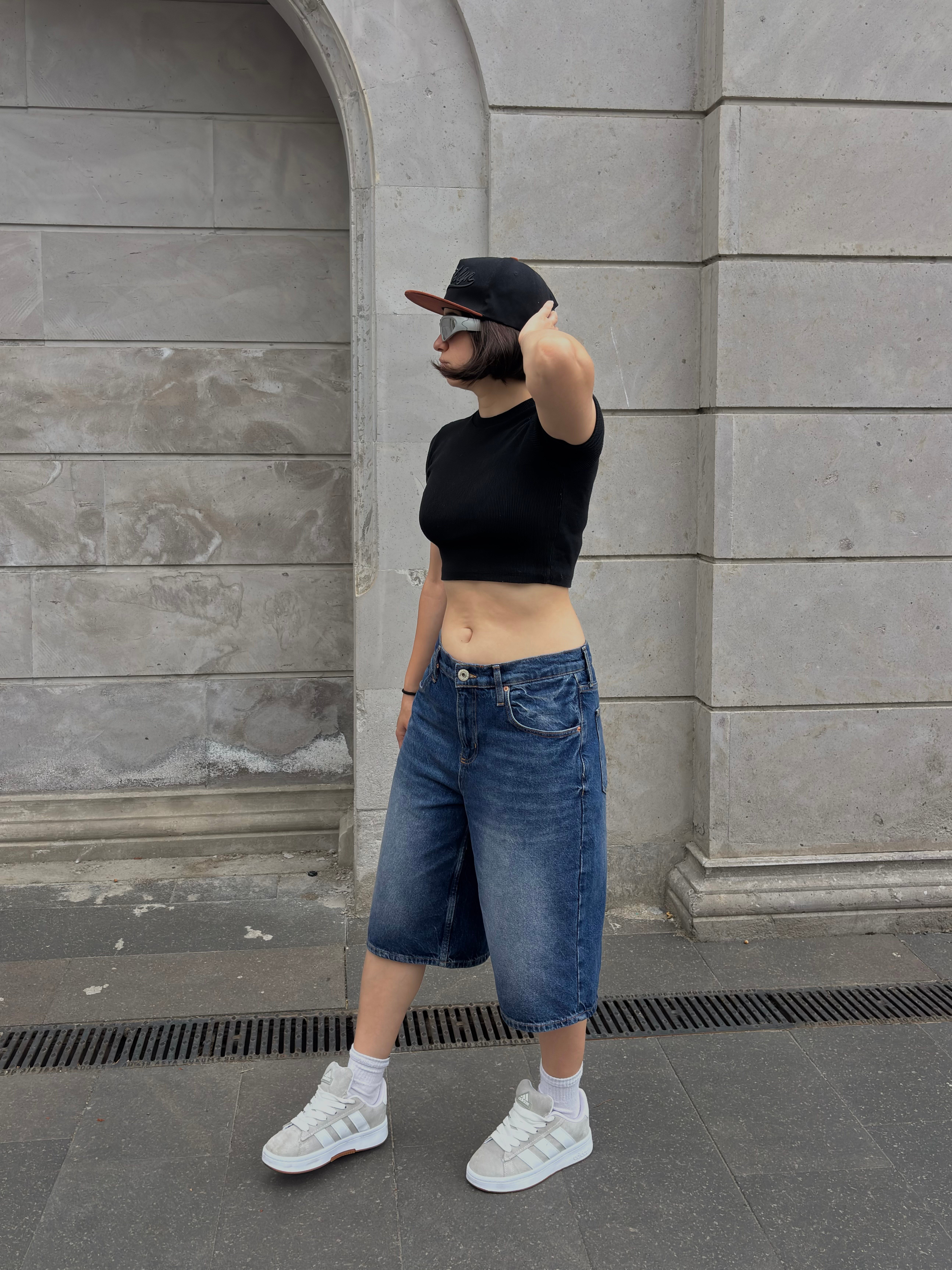 Eskitme Ton Longline Label Denim Jorts