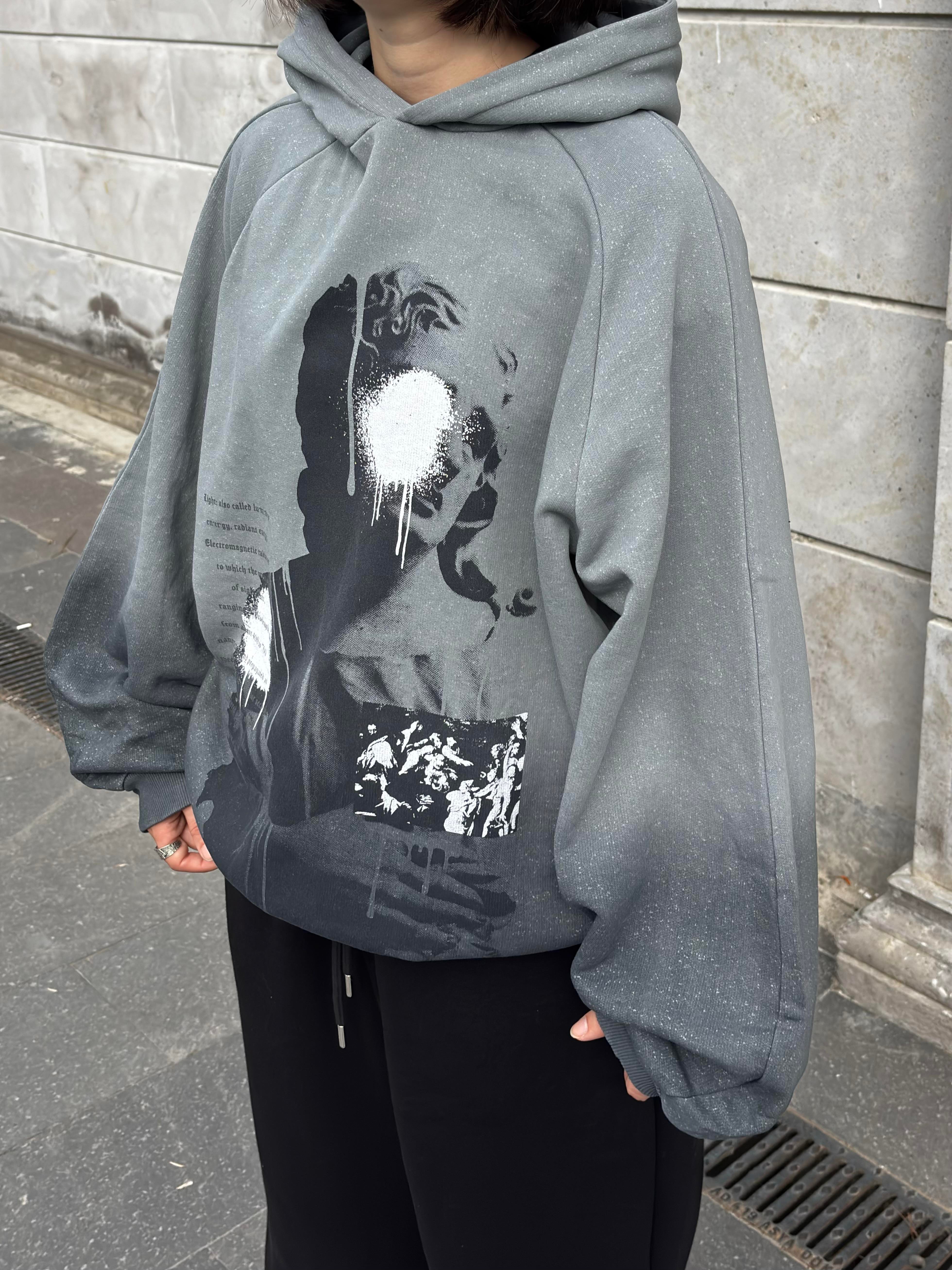 Grey Tone Yıkamalı With Granient And Statue Print Plus Hoodie