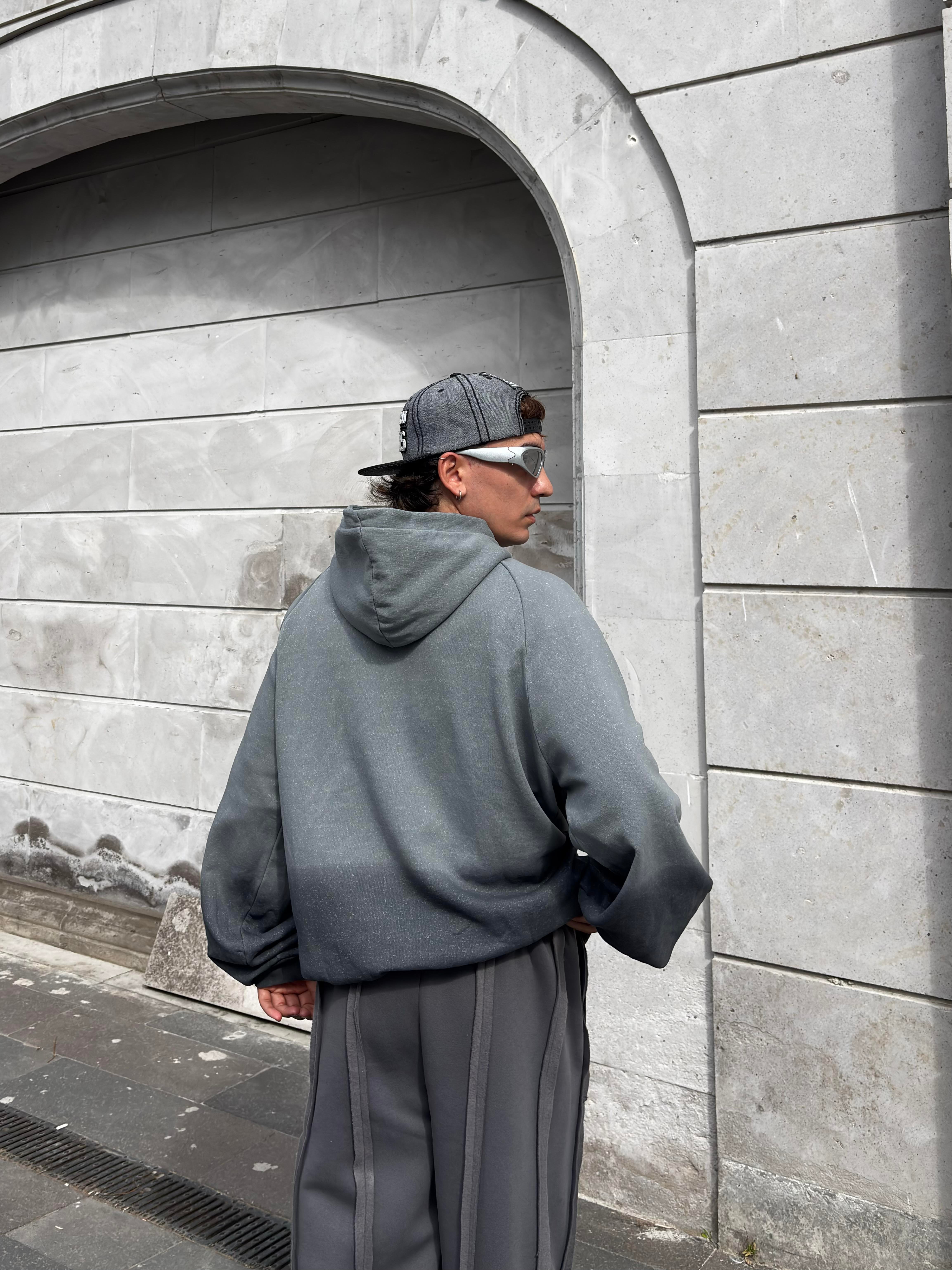 Grey Tone Yıkamalı With Granient And Statue Print Plus Hoodie