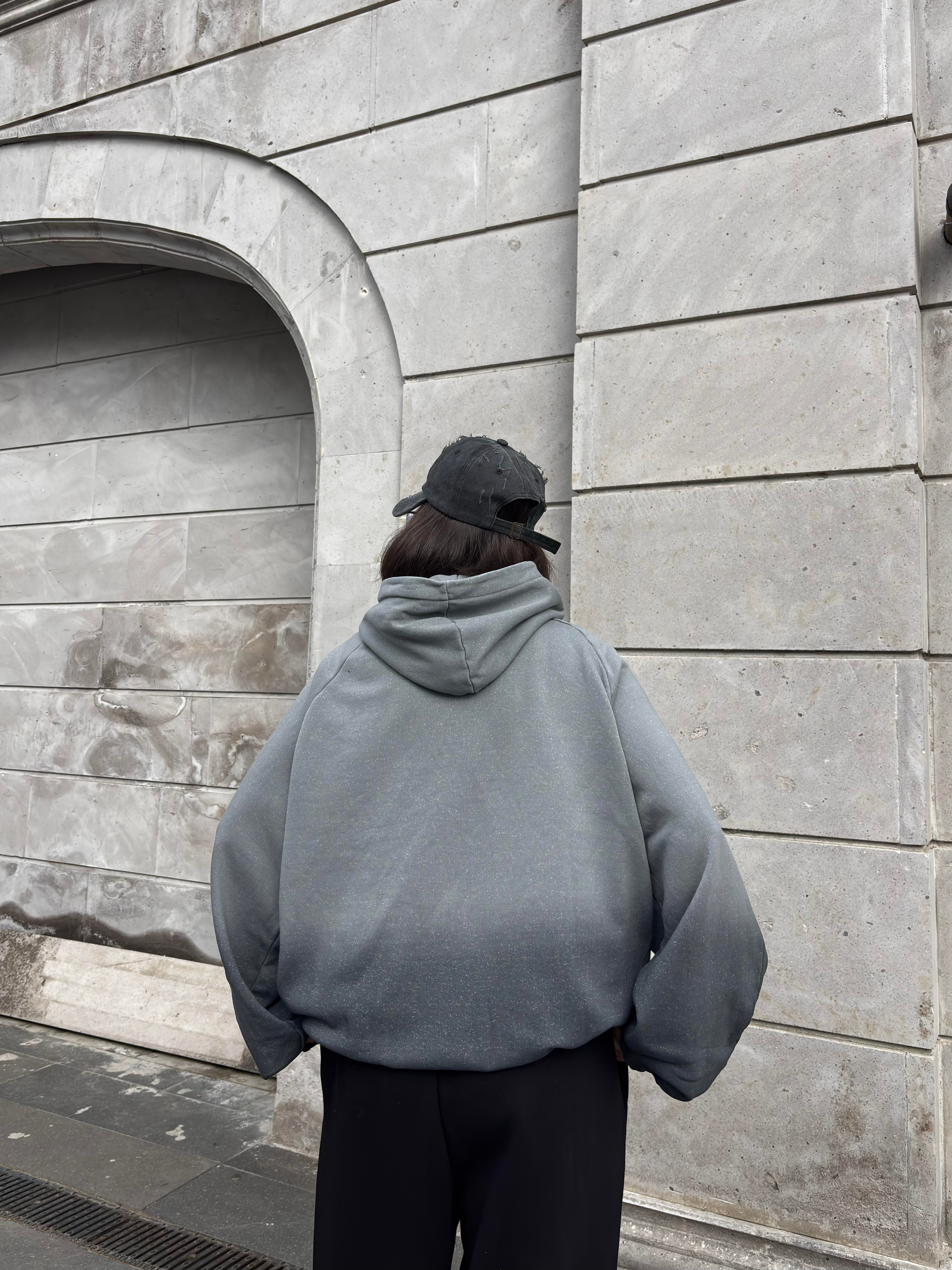 Grey Tone Yıkamalı With Granient And Statue Print Plus Hoodie