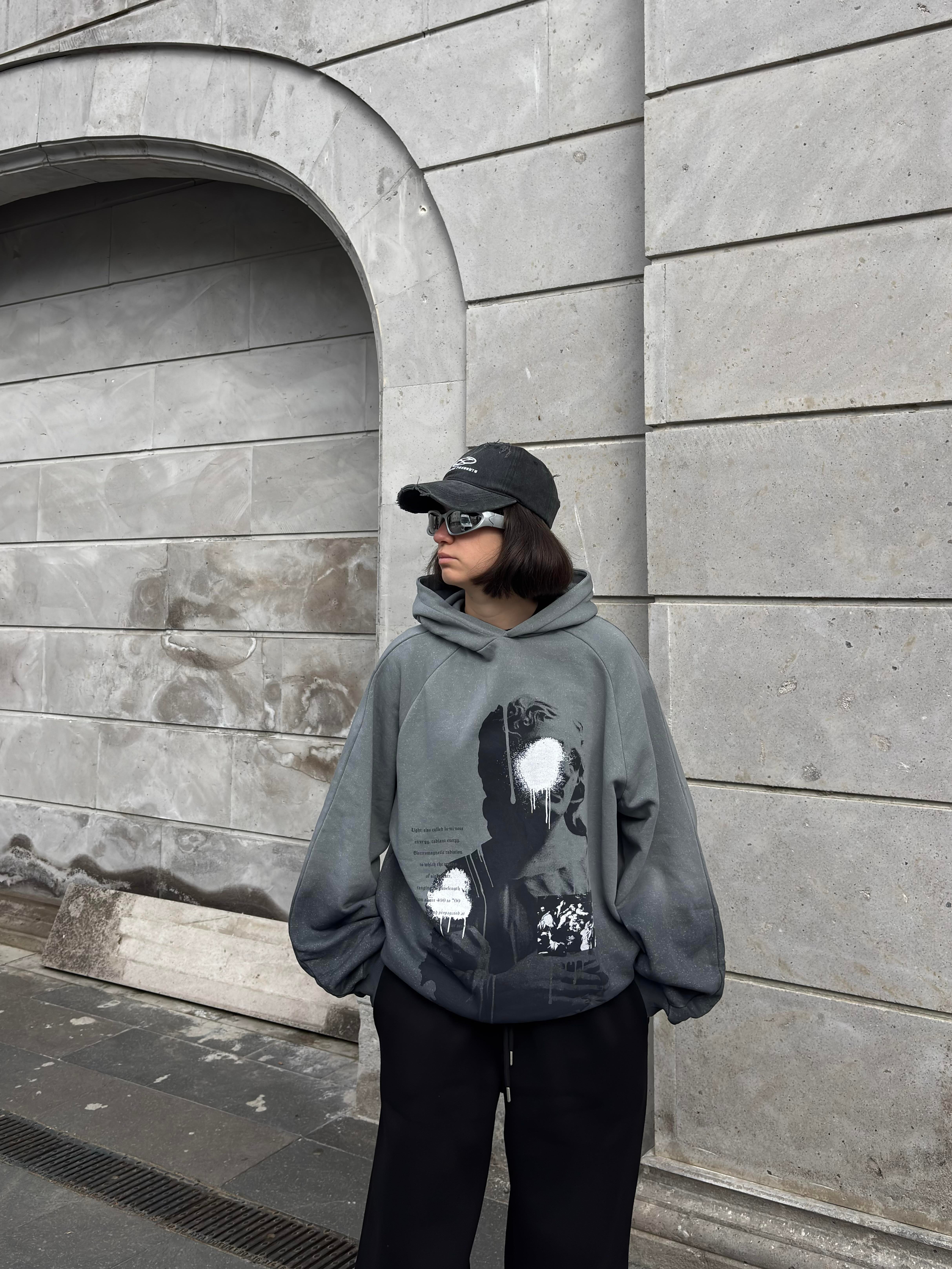Grey Tone Yıkamalı With Granient And Statue Print Plus Hoodie