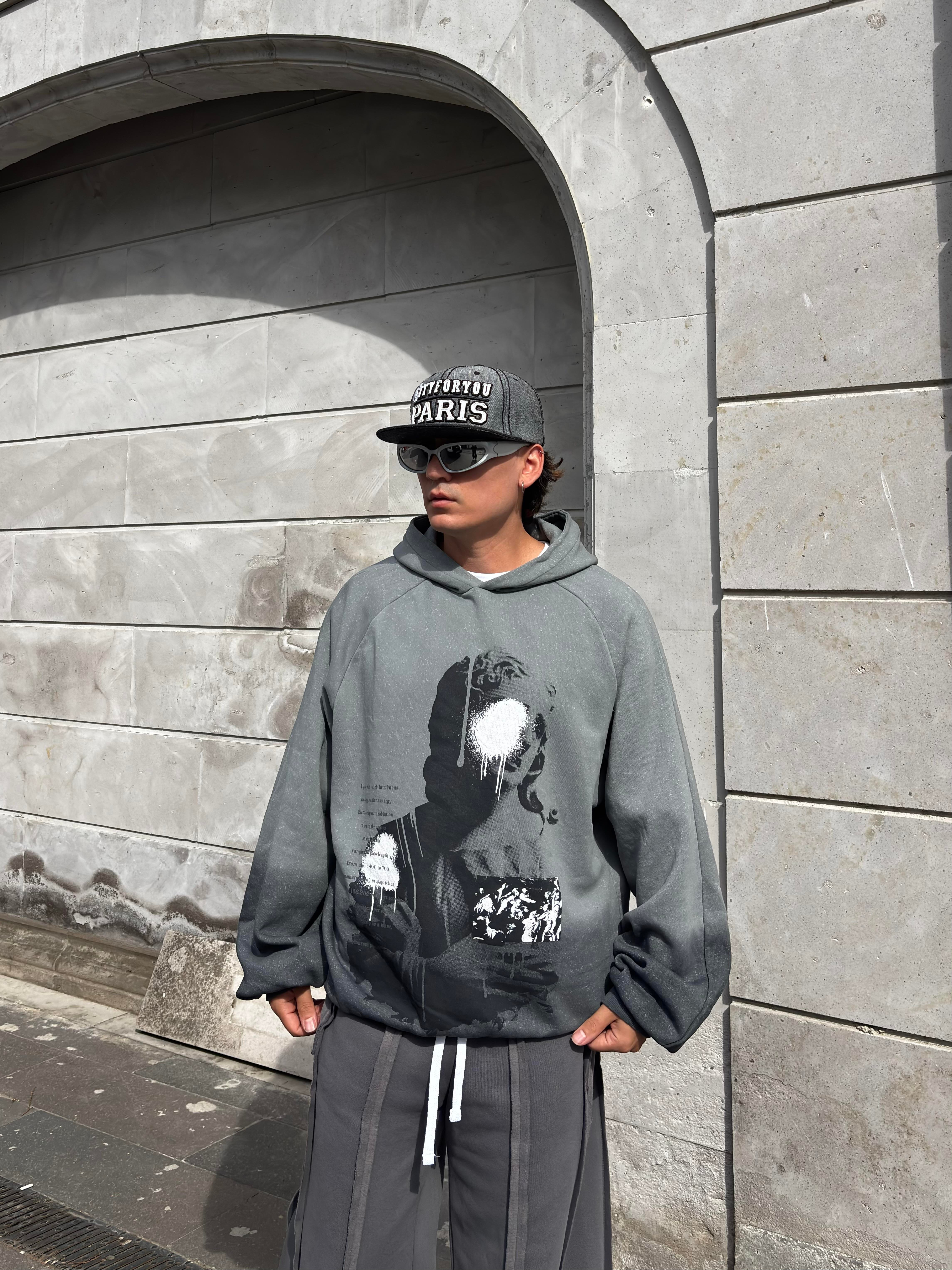 Grey Tone Yıkamalı With Granient And Statue Print Plus Hoodie