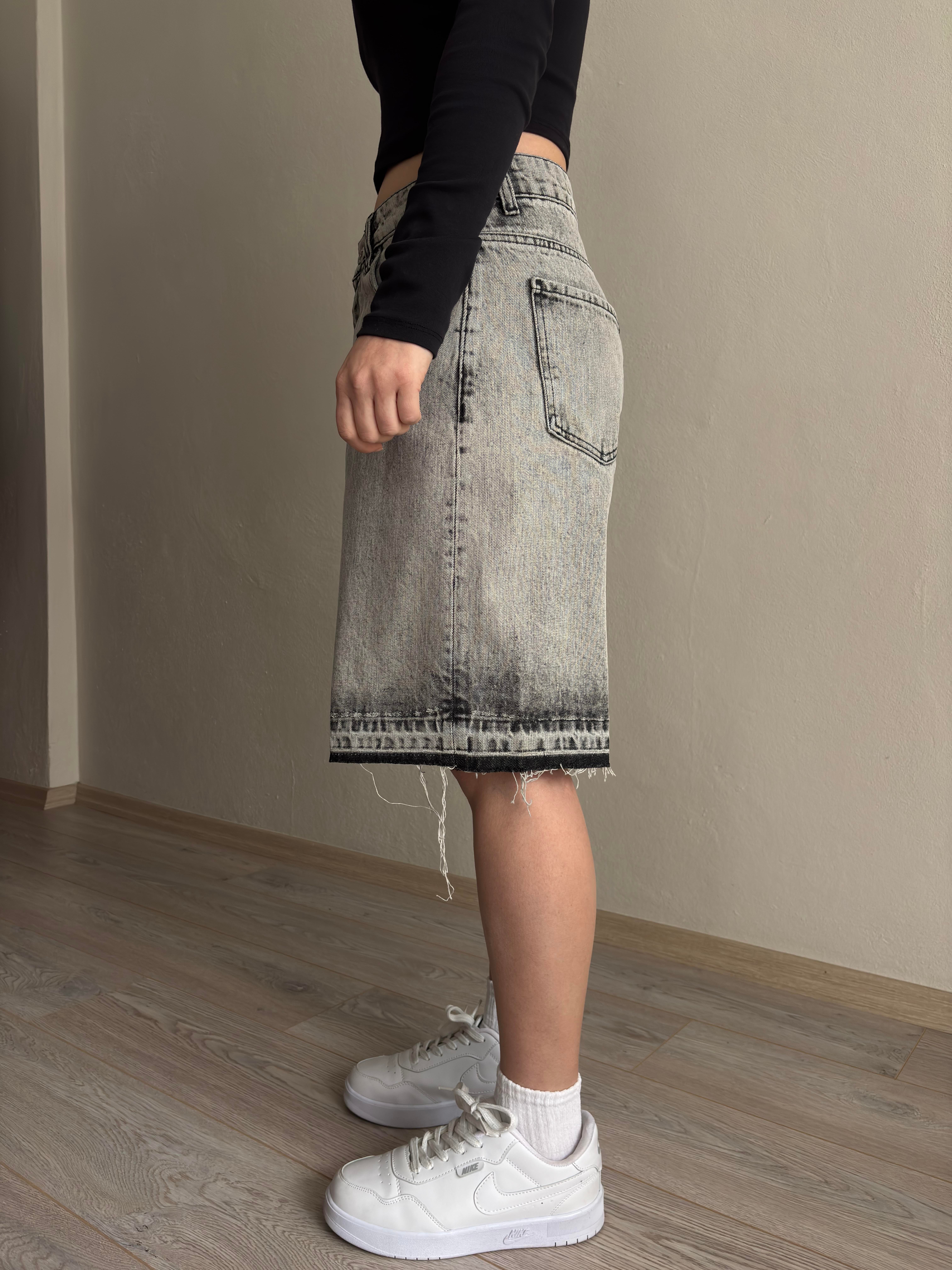 Gri Eskitme Ton Fringed Jorts