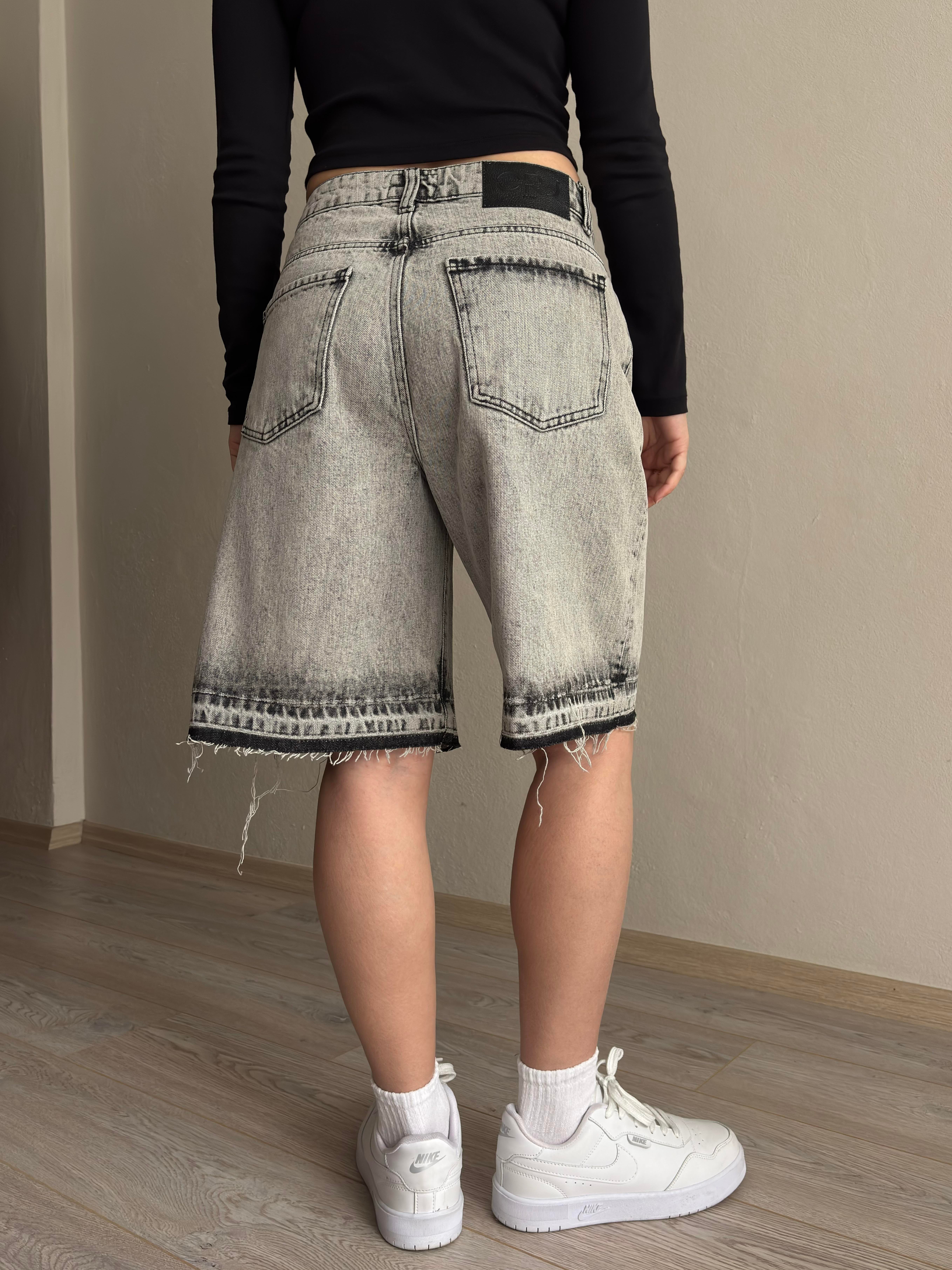 Gri Eskitme Ton Fringed Jorts