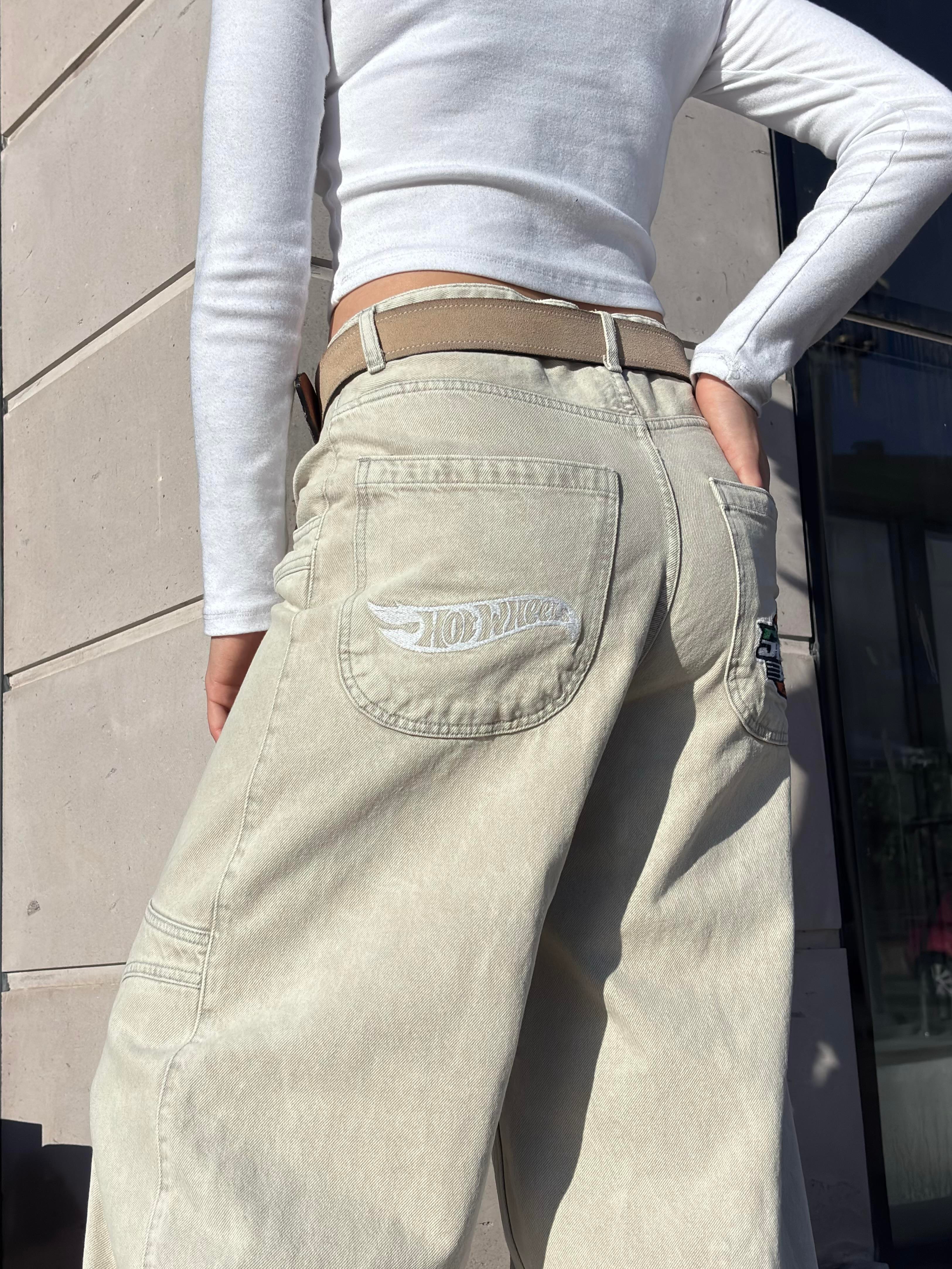 Gri-Krem Yıkamalı Ton Nakışlı Denim Jean