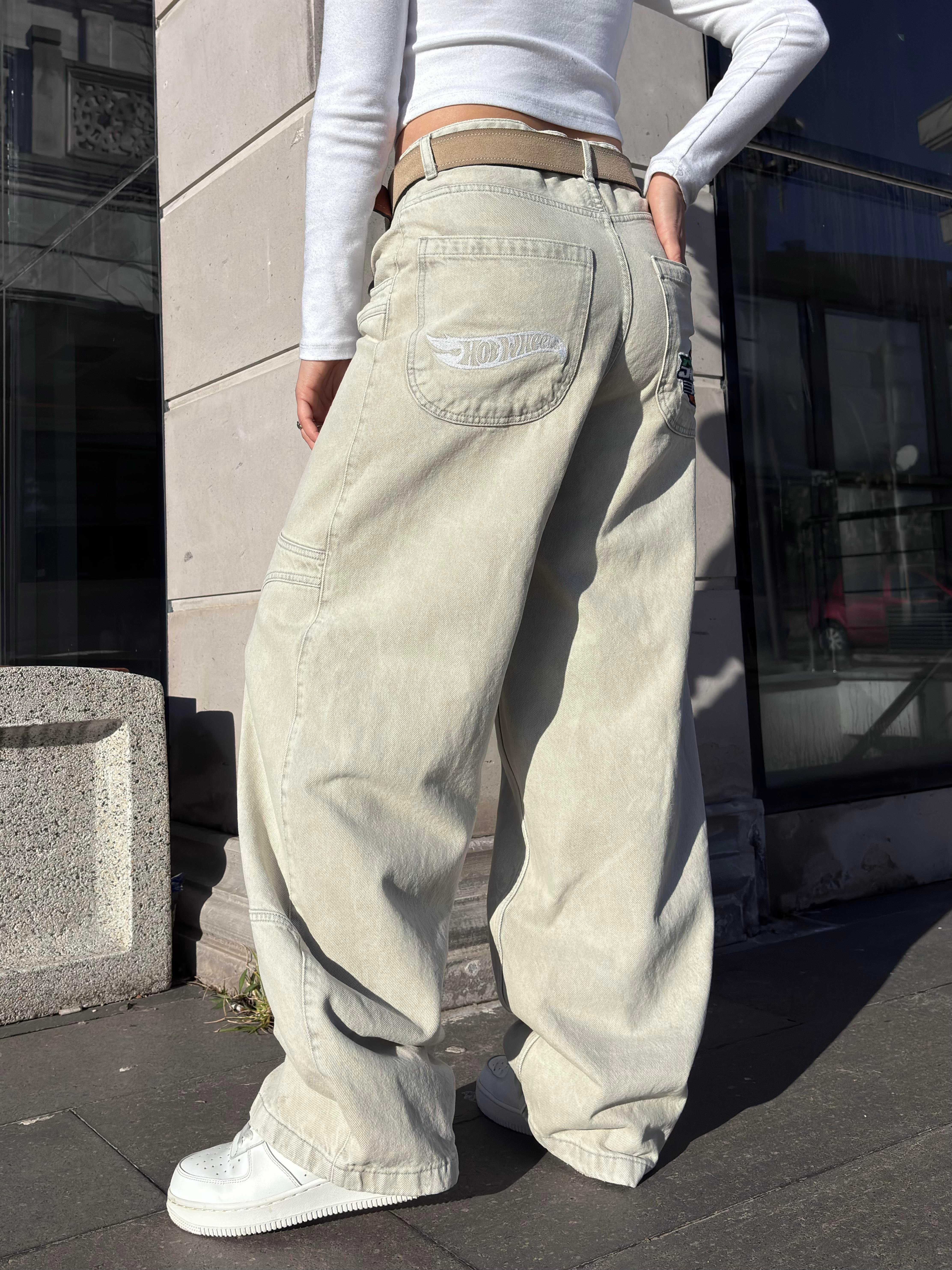Gri-Krem Yıkamalı Ton Nakışlı Denim Jean