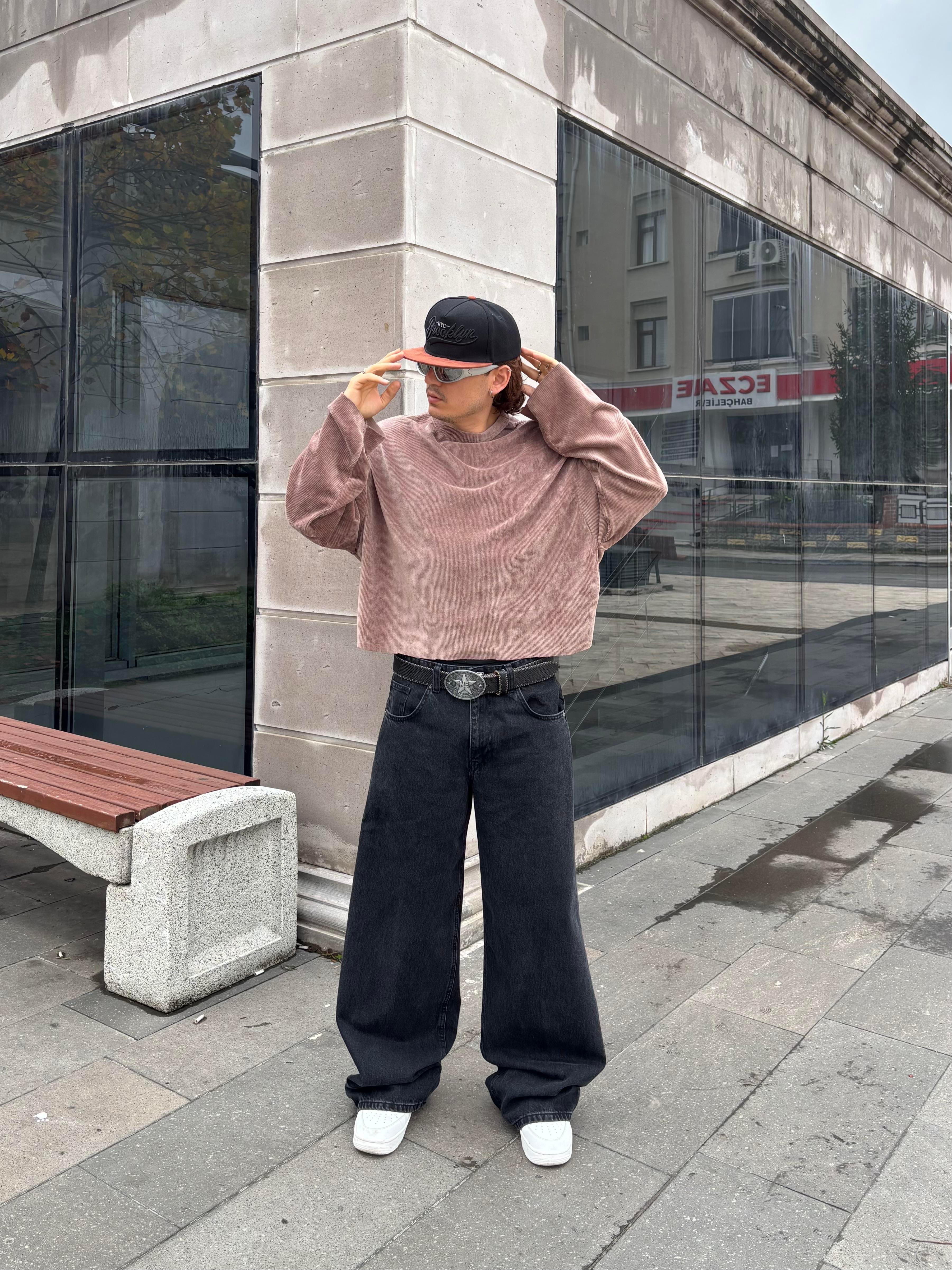 Kadife Boxy Fit Cut-Off Sweatshirt