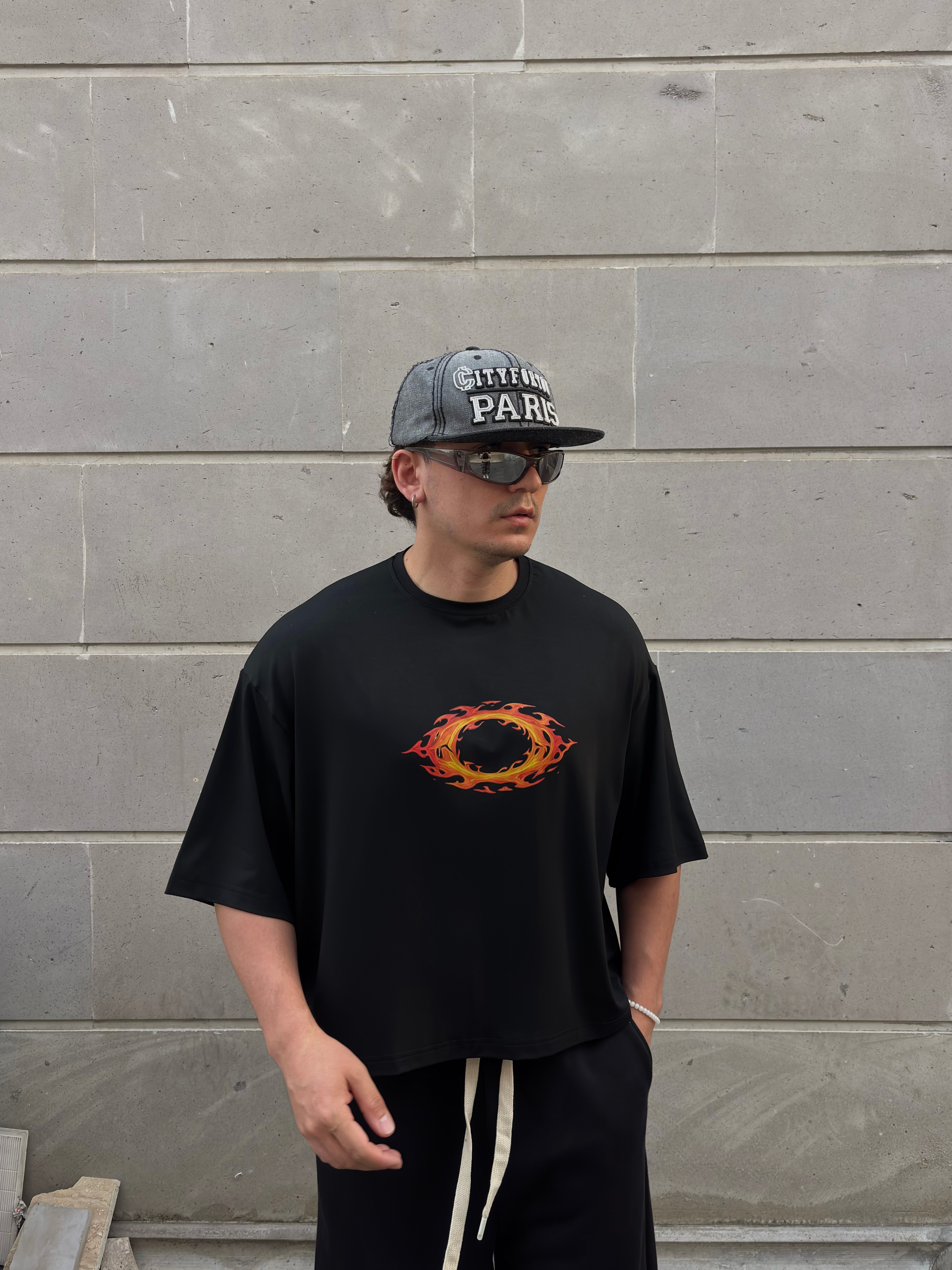 MW Premium Special Oversized Flame Ring Black T-shirt