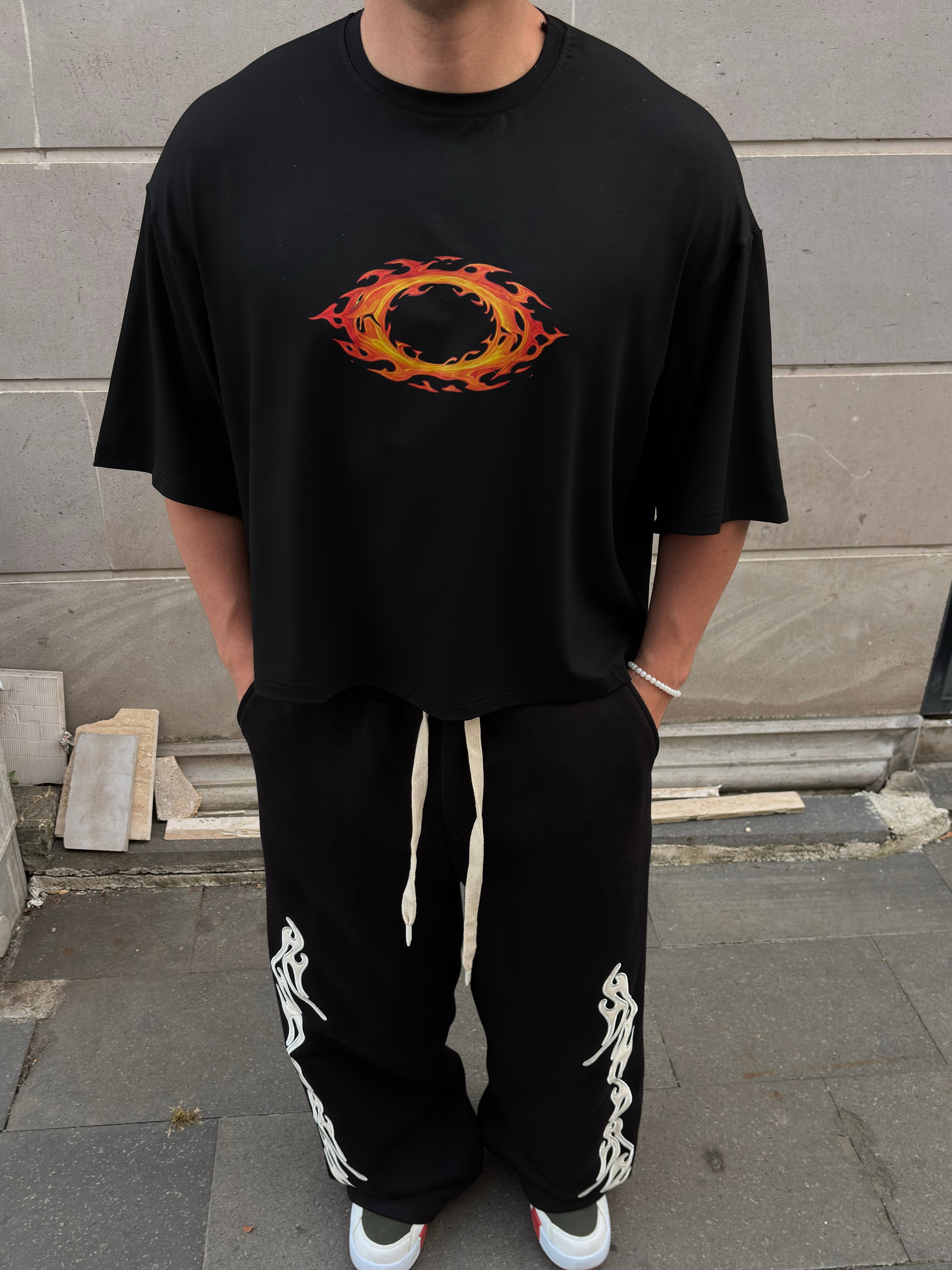 MW Premium Special Oversized Flame Ring Black T-shirt