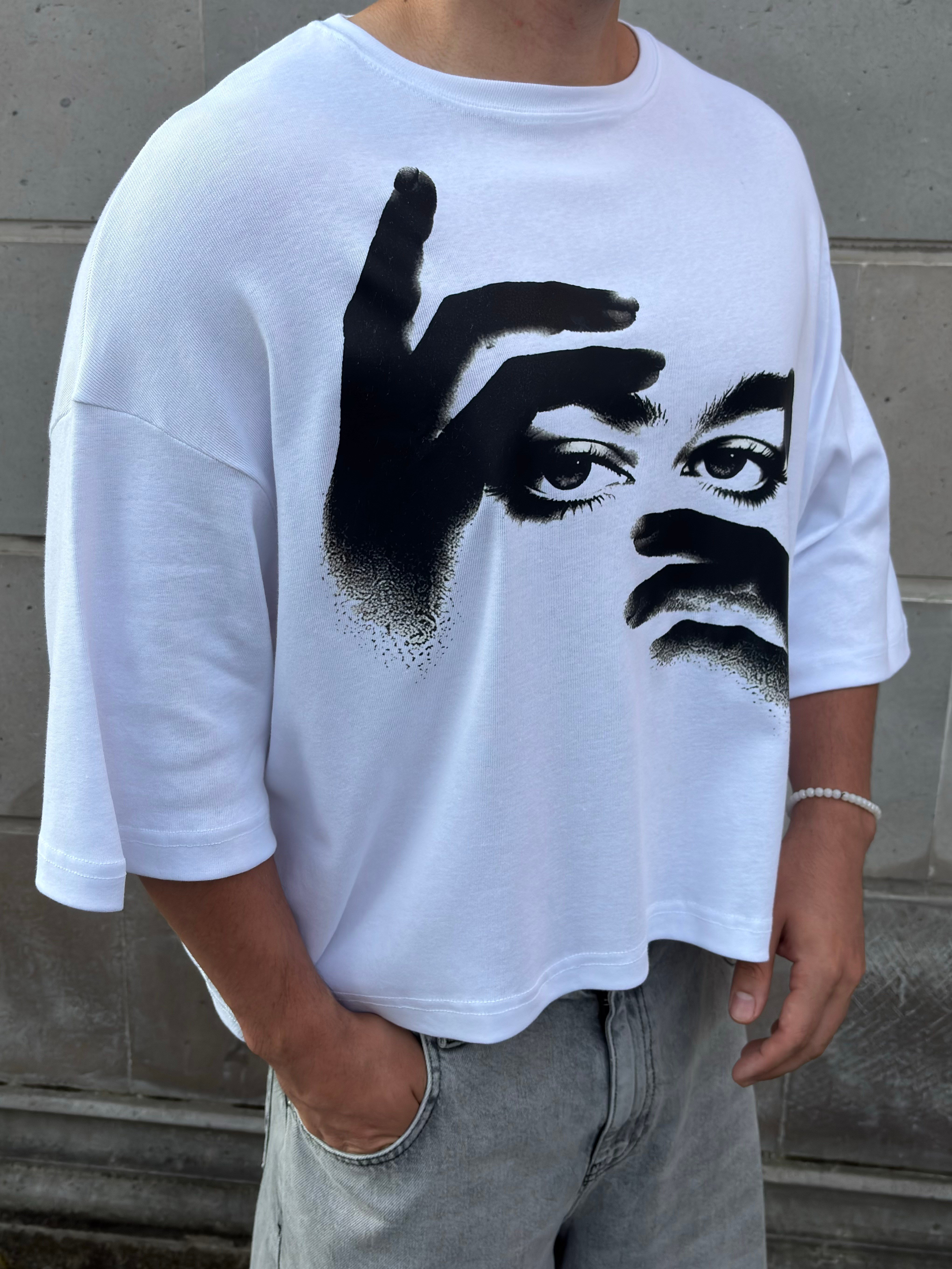 MW Premium Special Oversized Veil Eyes T-shirt