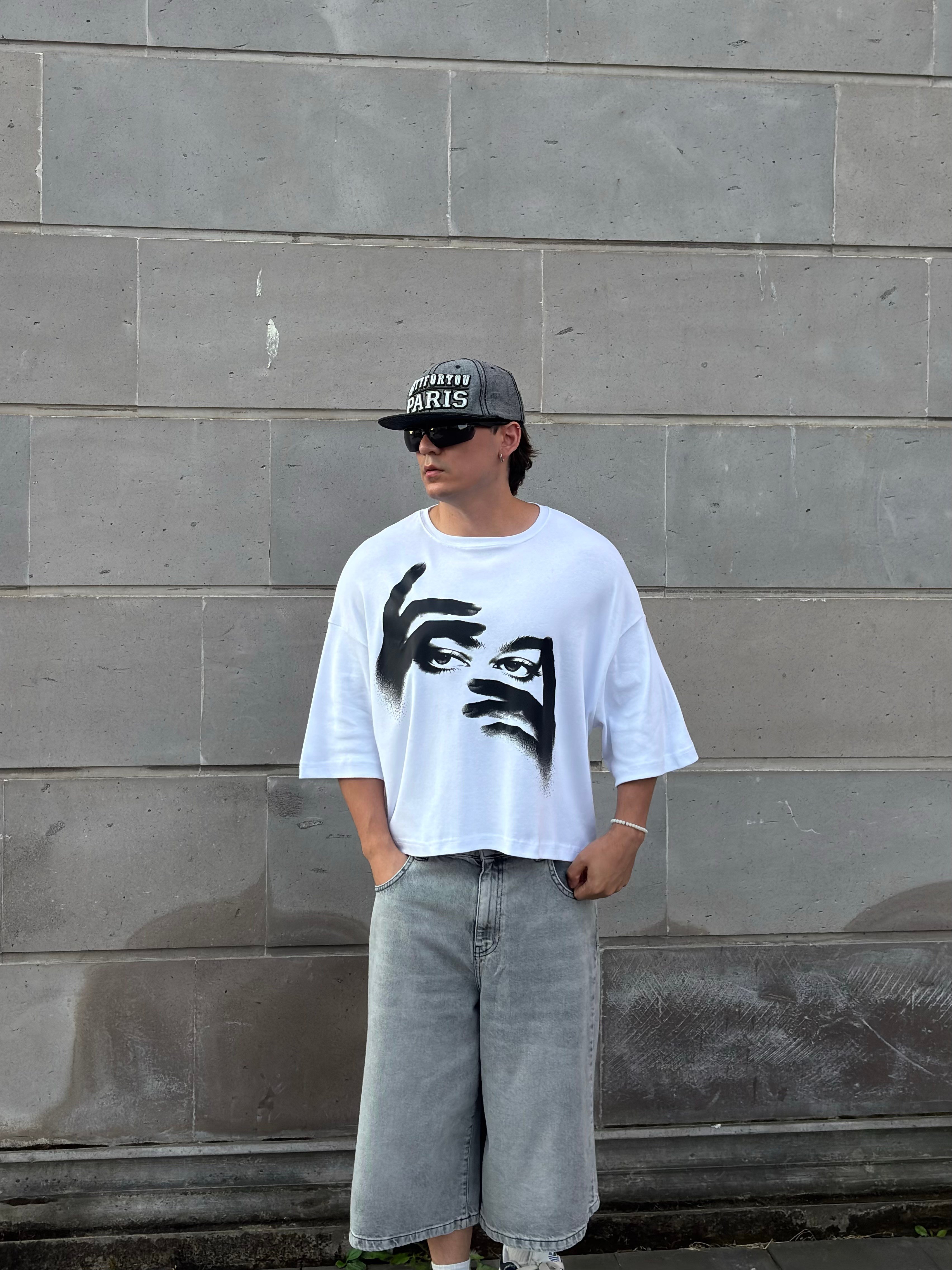 MW Premium Special Oversized Veil Eyes T-shirt