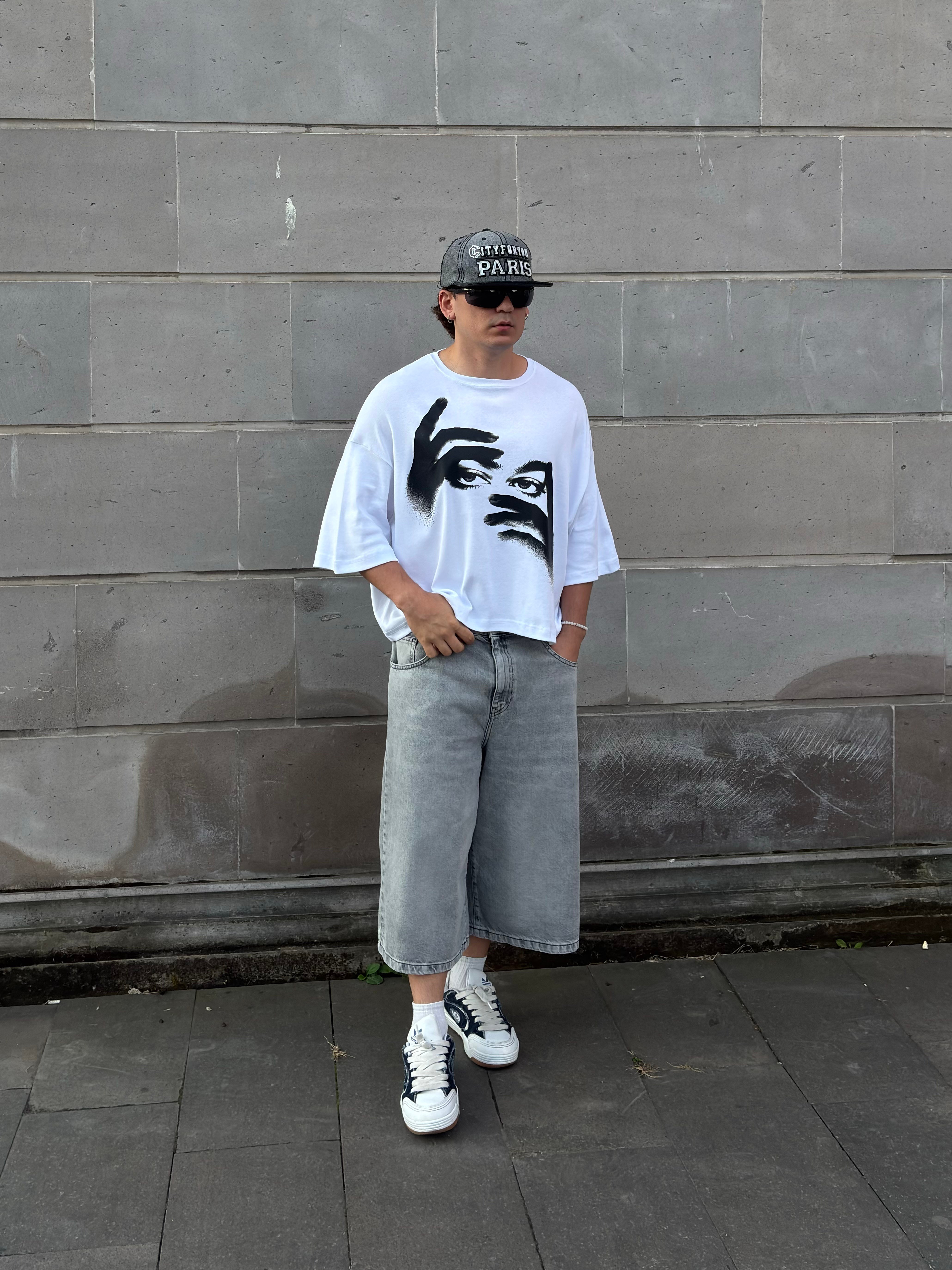 MW Premium Special Oversized Veil Eyes T-shirt