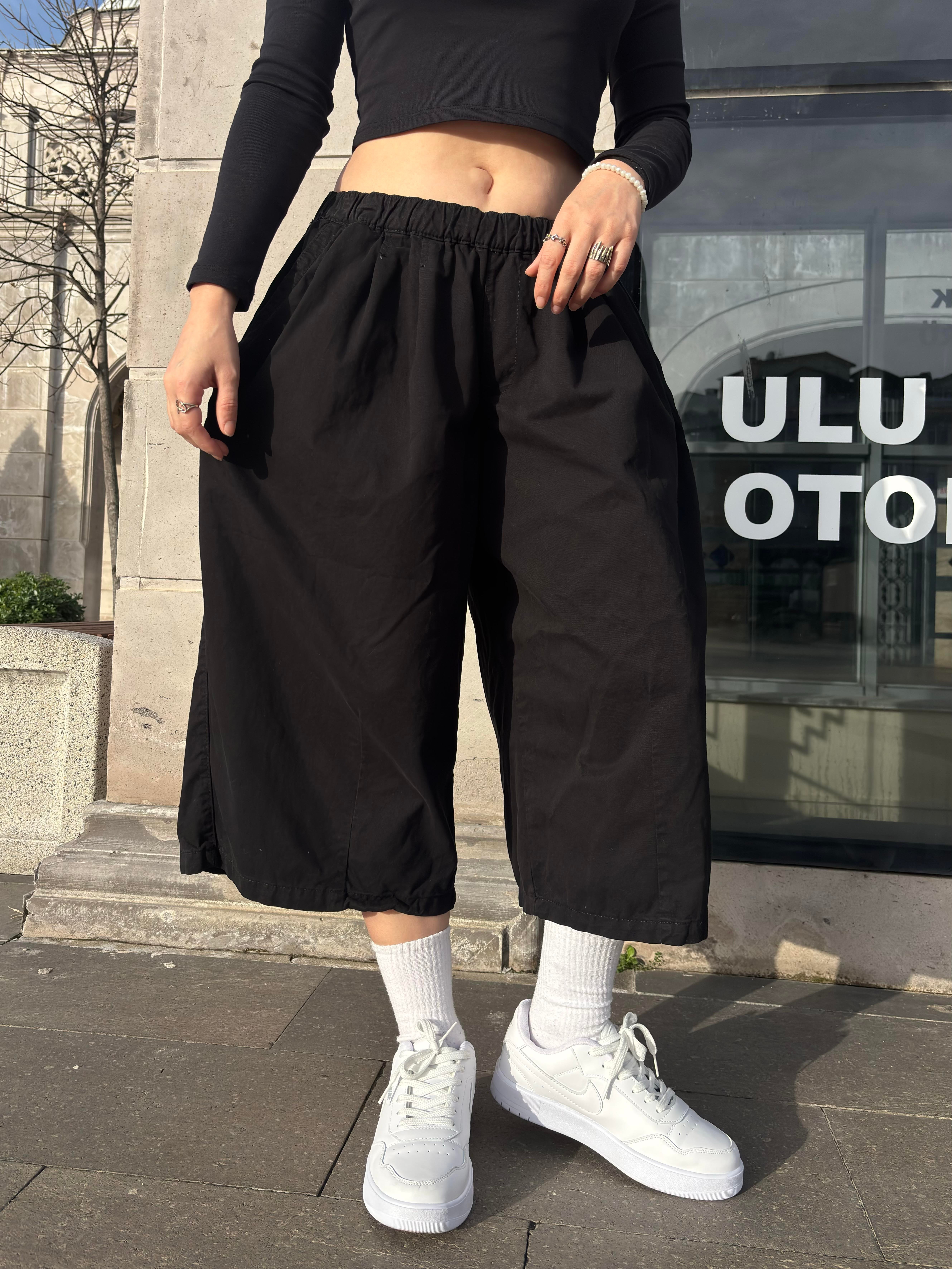Premium Bobbi Extreme Black Jorts