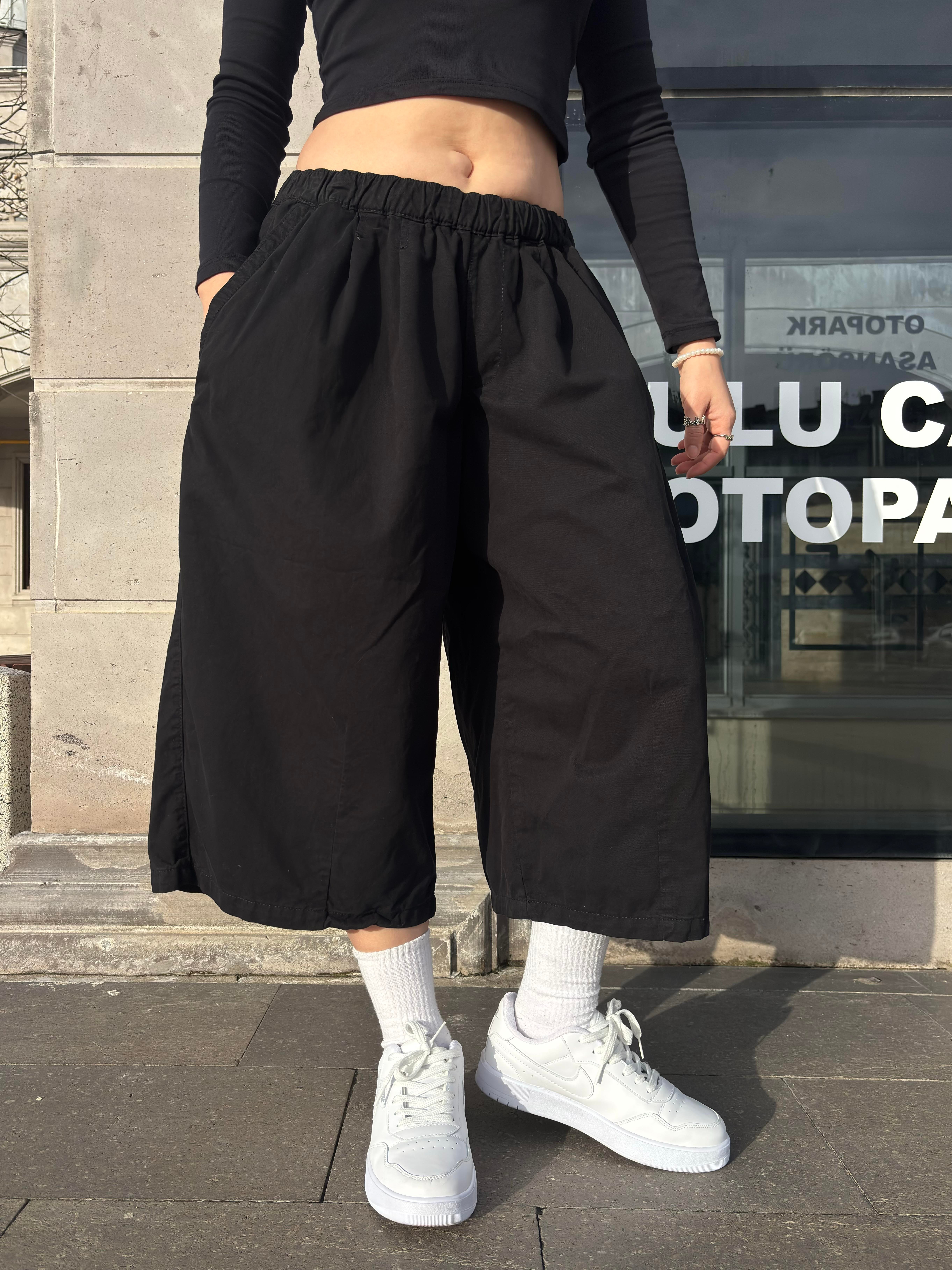 Premium Bobbi Extreme Black Jorts
