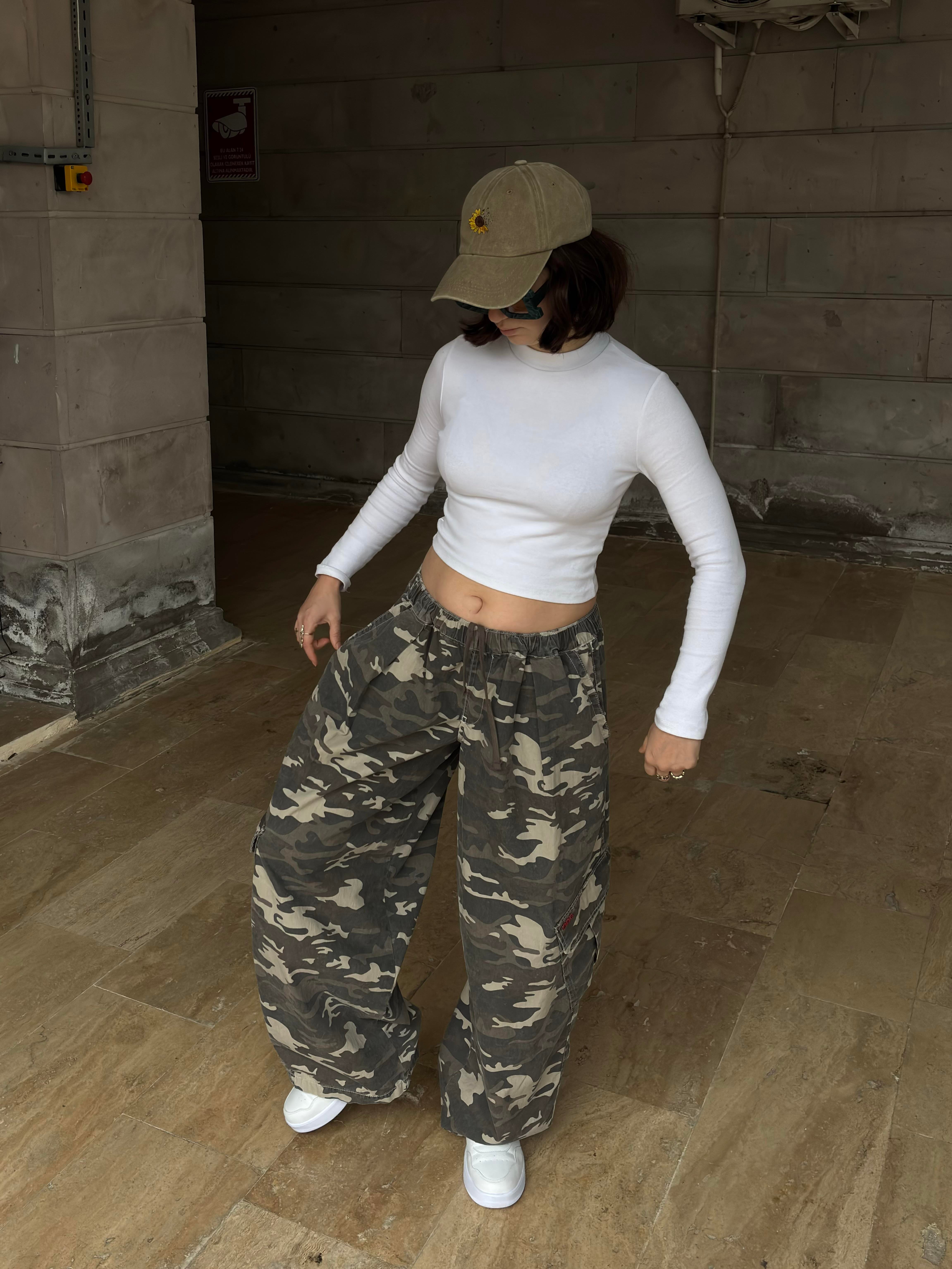 Premium Bobbi Pull-On Baggy Cargo Pants