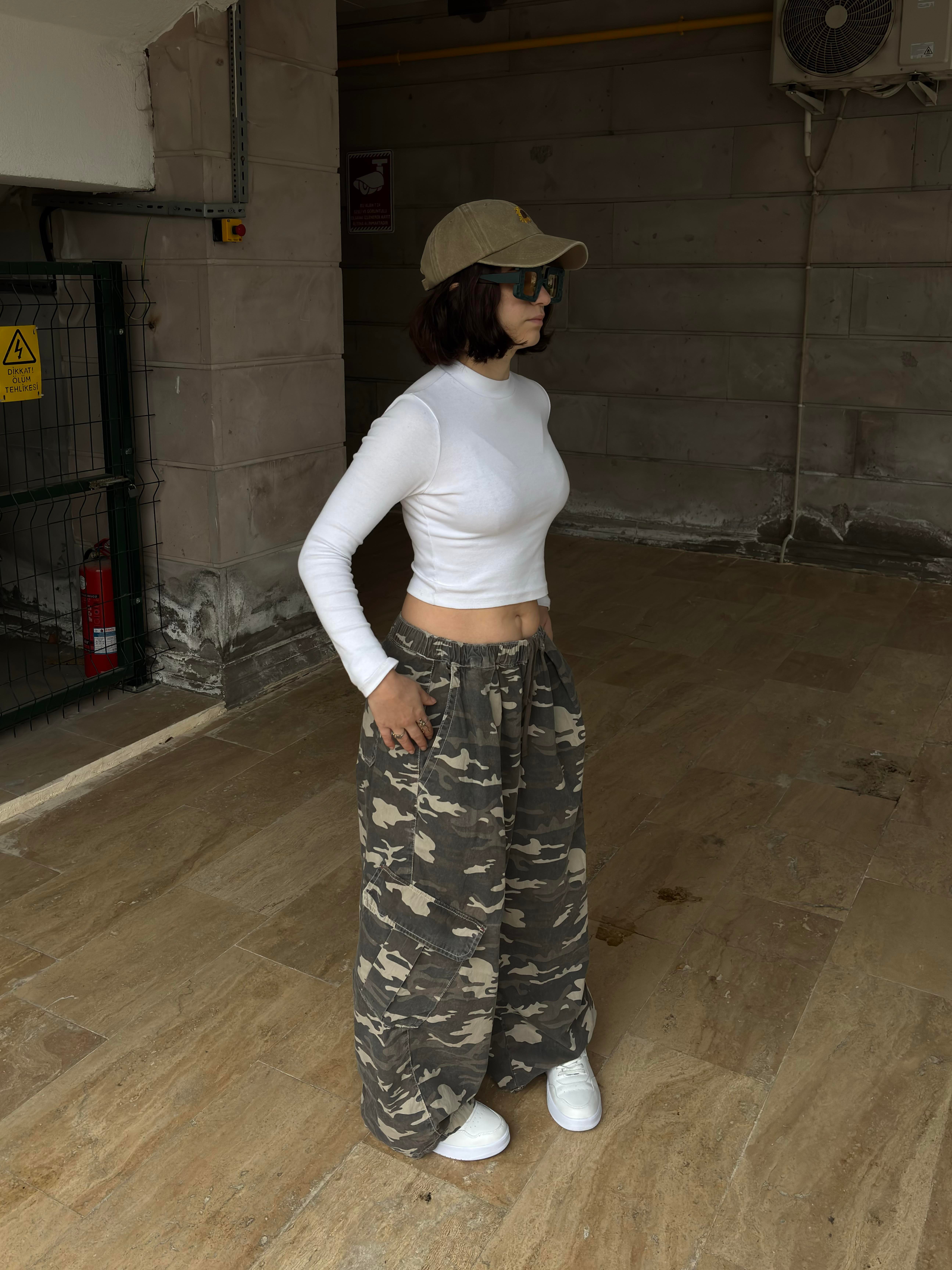 Premium Bobbi Pull-On Baggy Cargo Pants