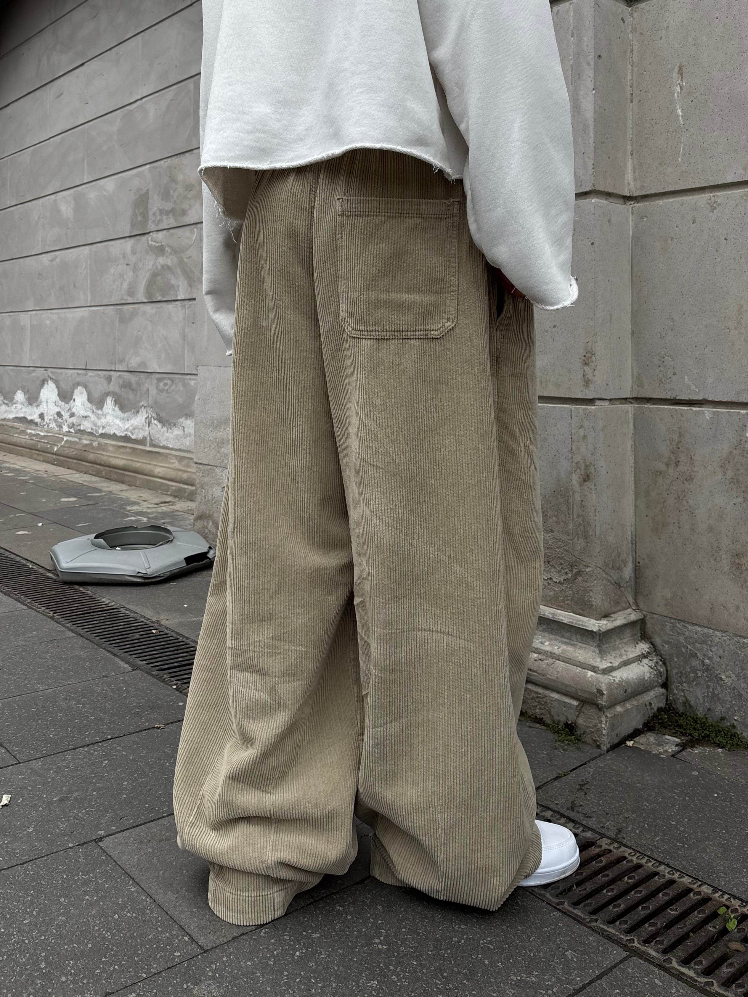 Premium Camel Bobbi Conduroy Extrem Baggy Pants