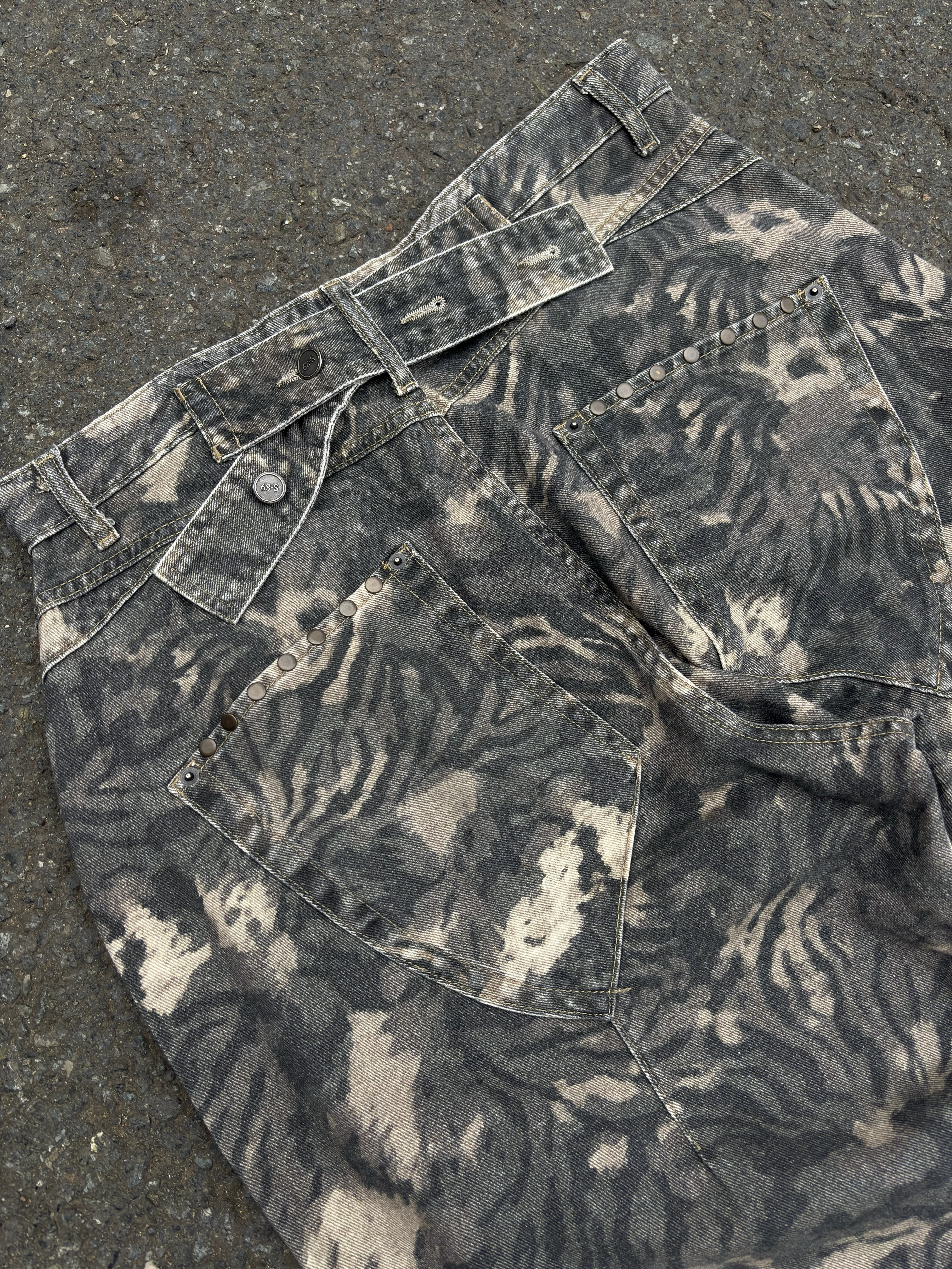Premium Camouflage Embroidered Buckle Back Ultra Baggy Jeans