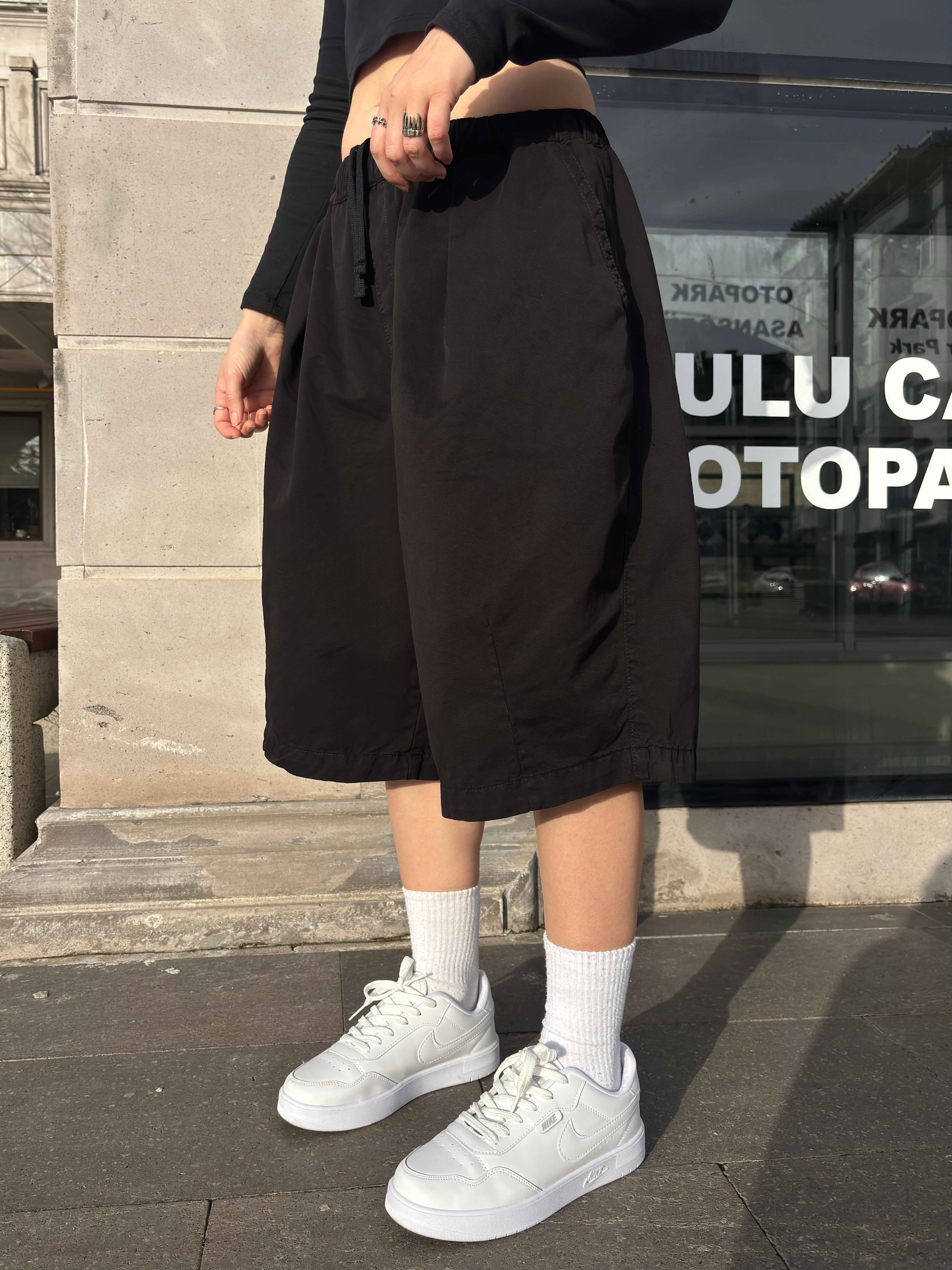 Premium Casual Bombi Black Shorts