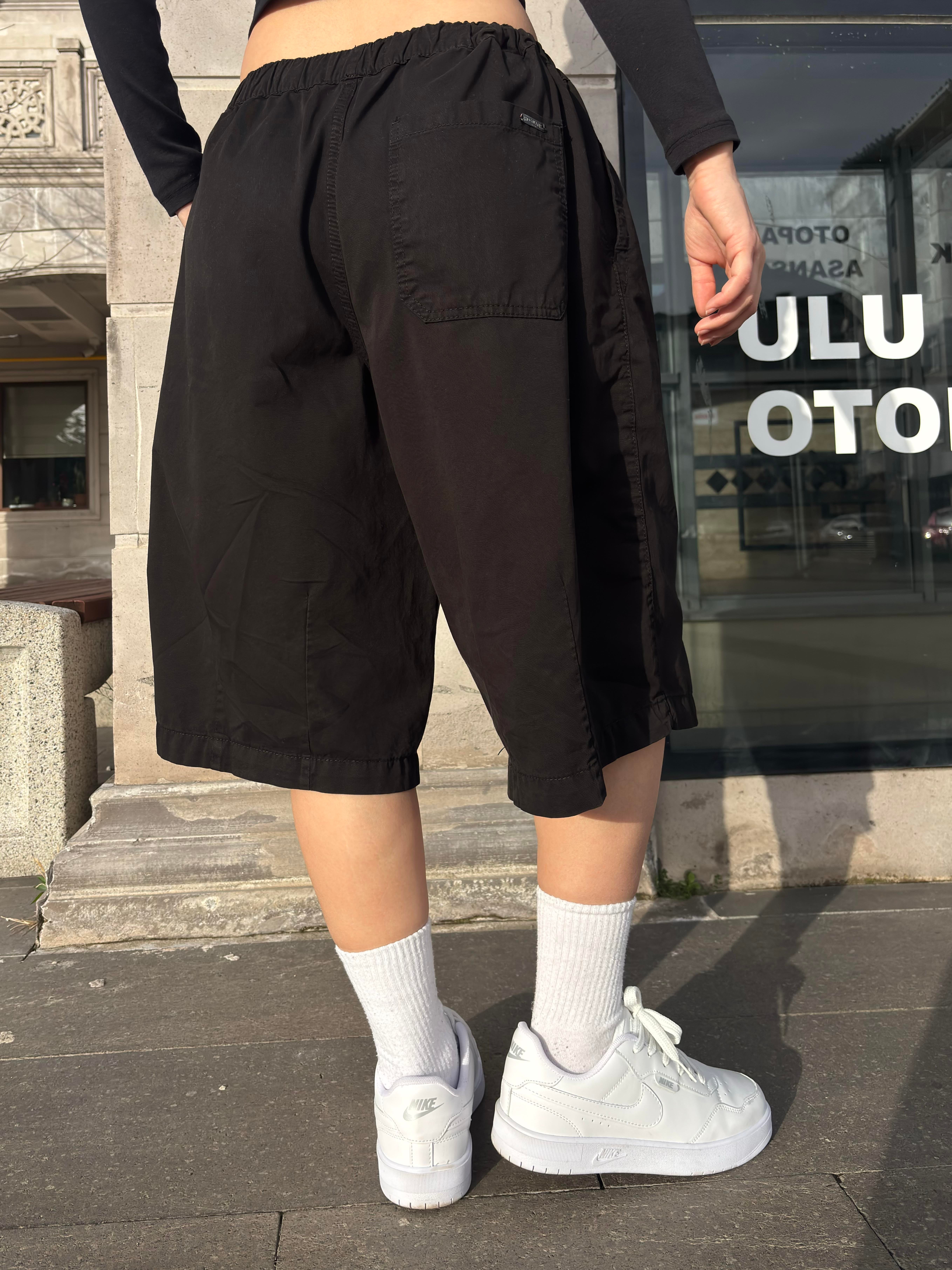 Premium Casual Bombi Black Shorts