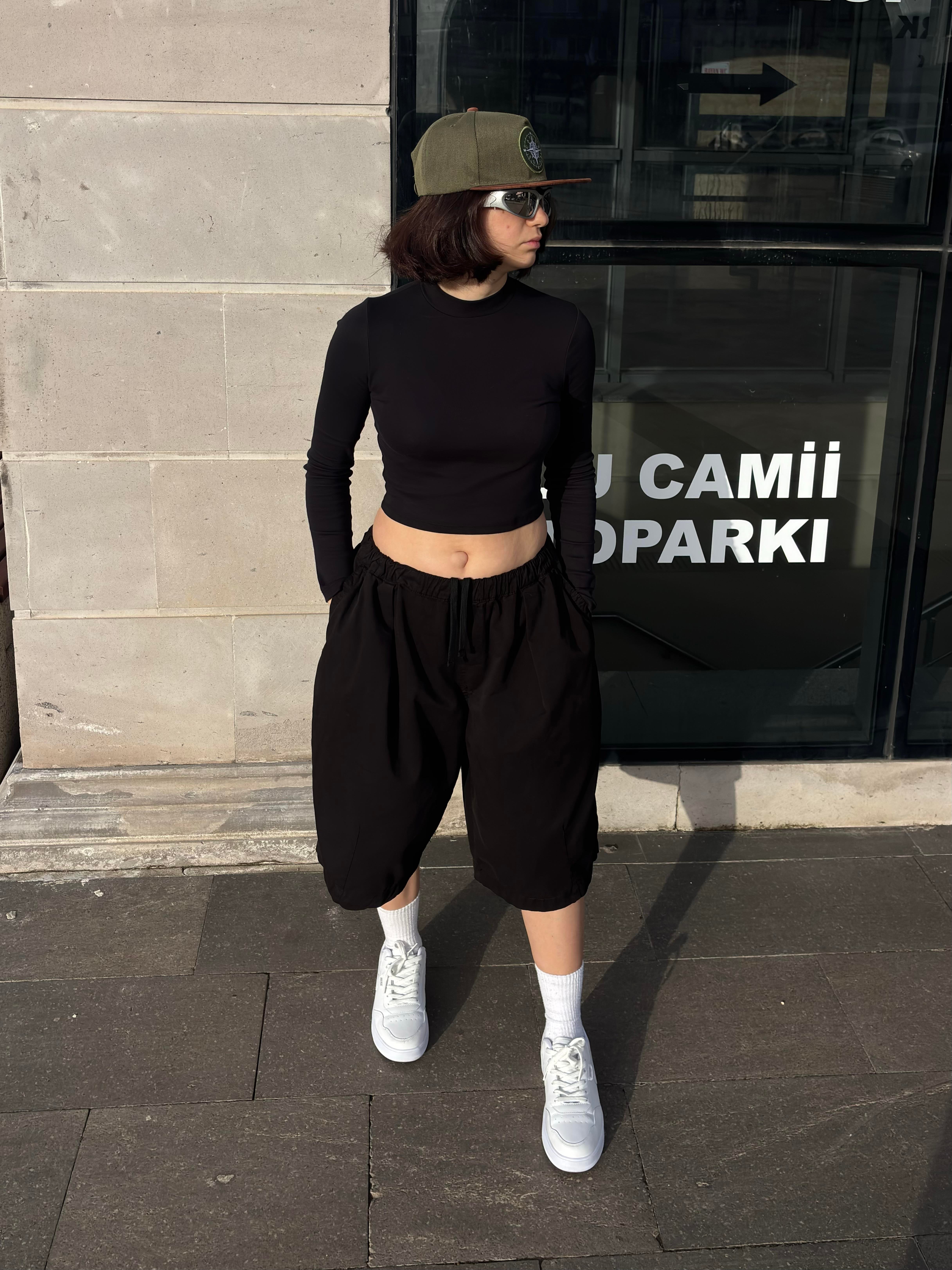 Premium Casual Bombi Black Shorts