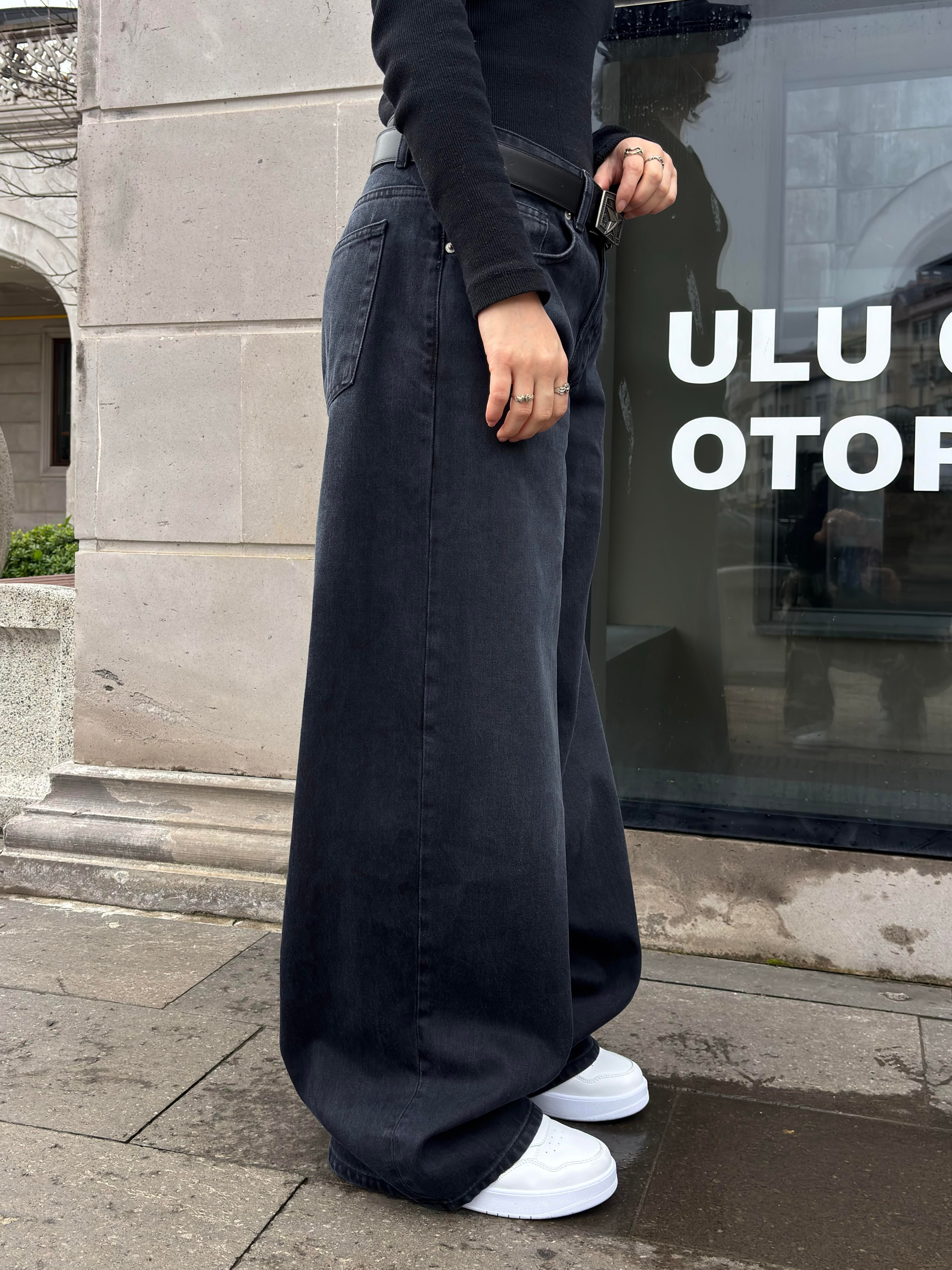 Premium Dark-Charcoal Baggy Jeans