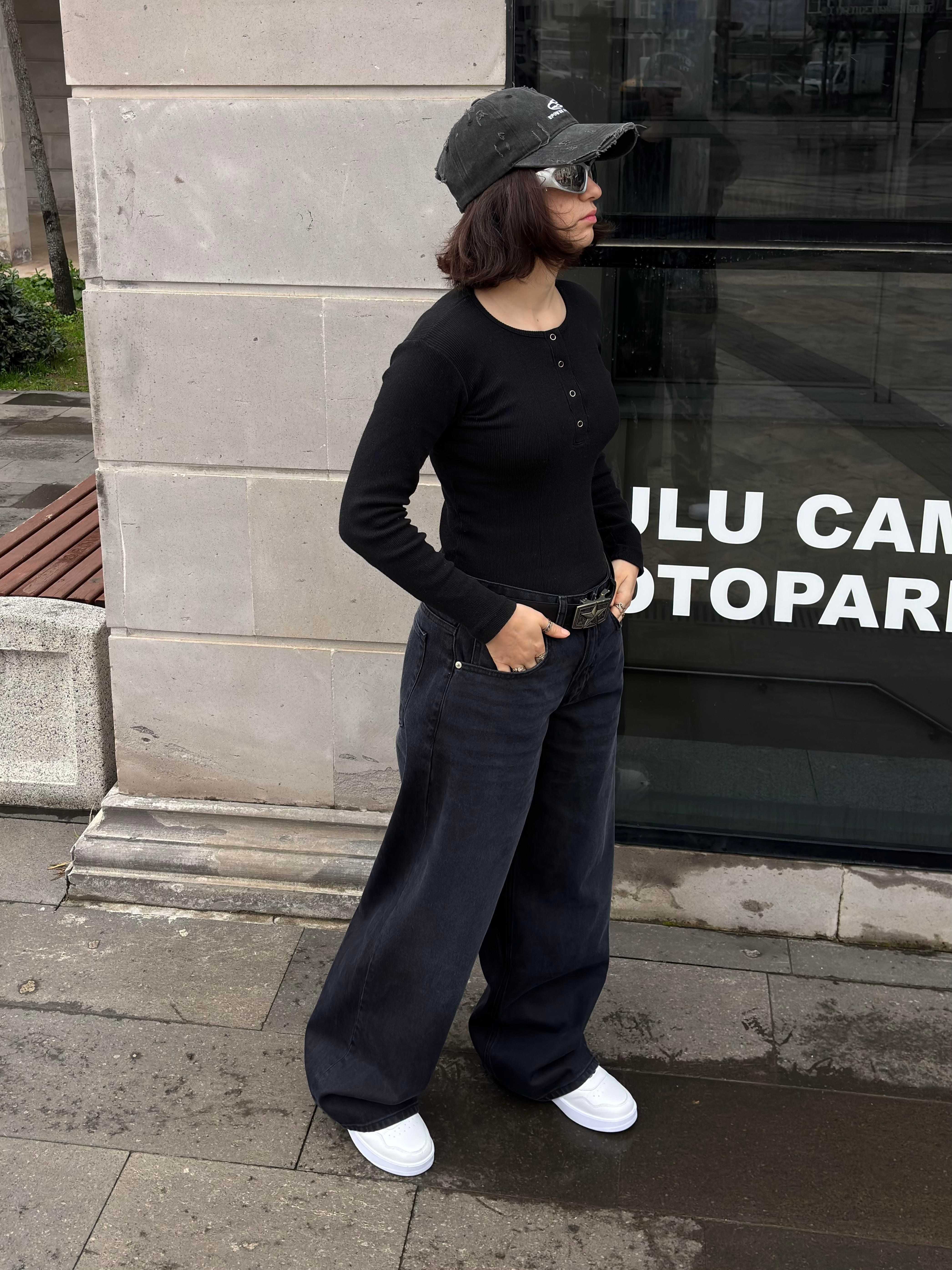 Premium Dark-Charcoal Baggy Jeans