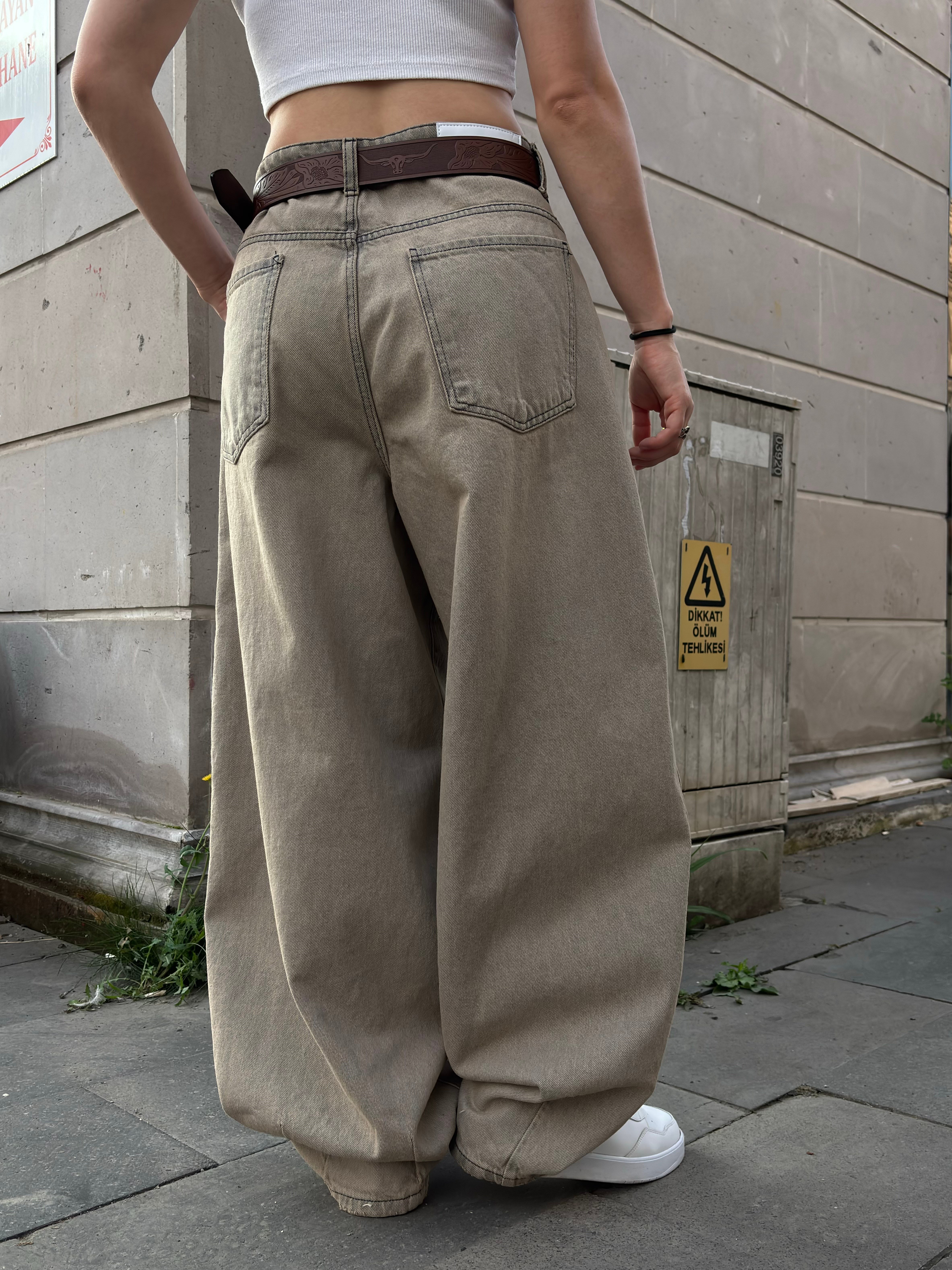 Premium Desert Distressed Balloon Denim Jean