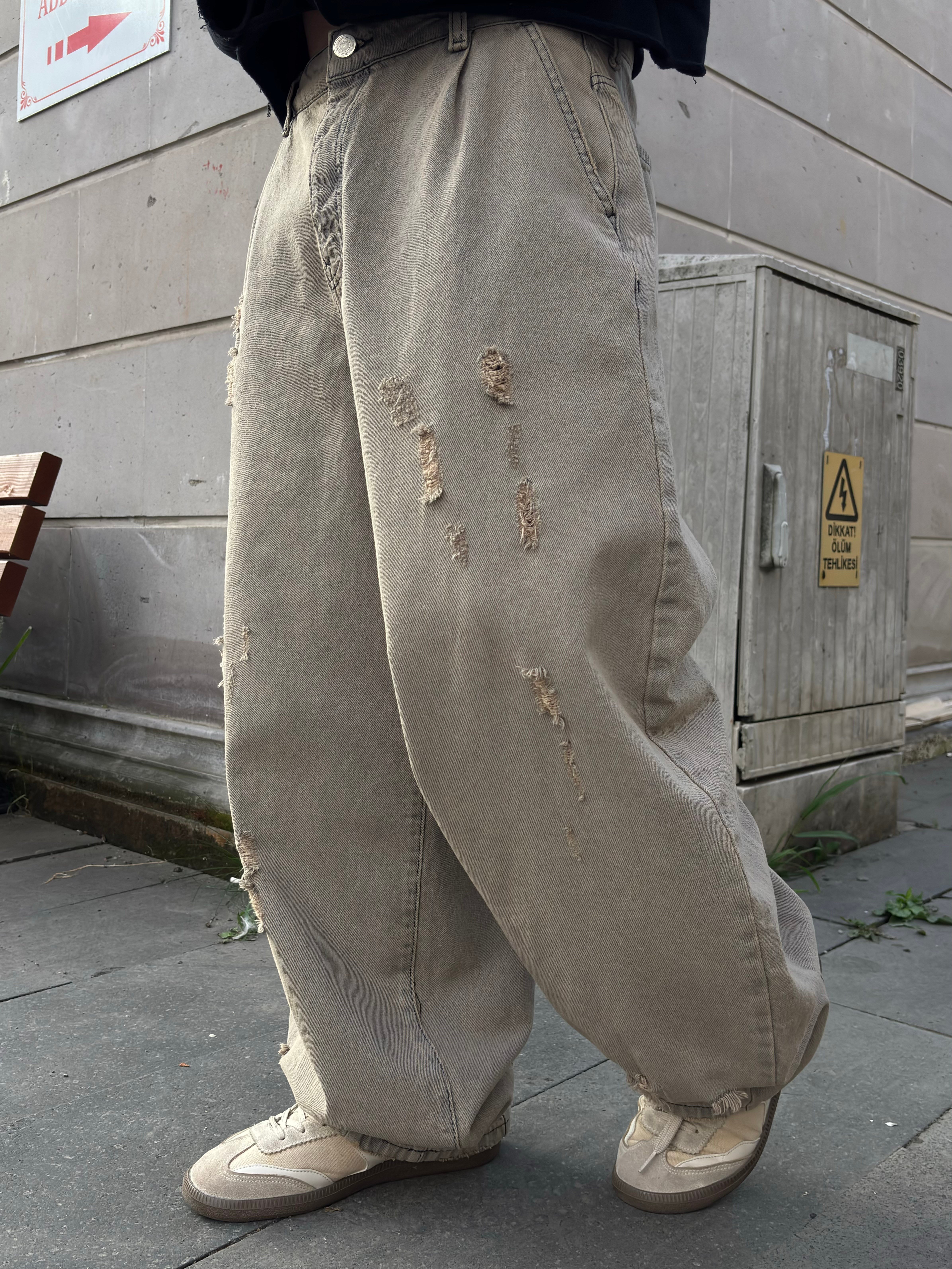 Premium Desert Distressed Balloon Denim Jean
