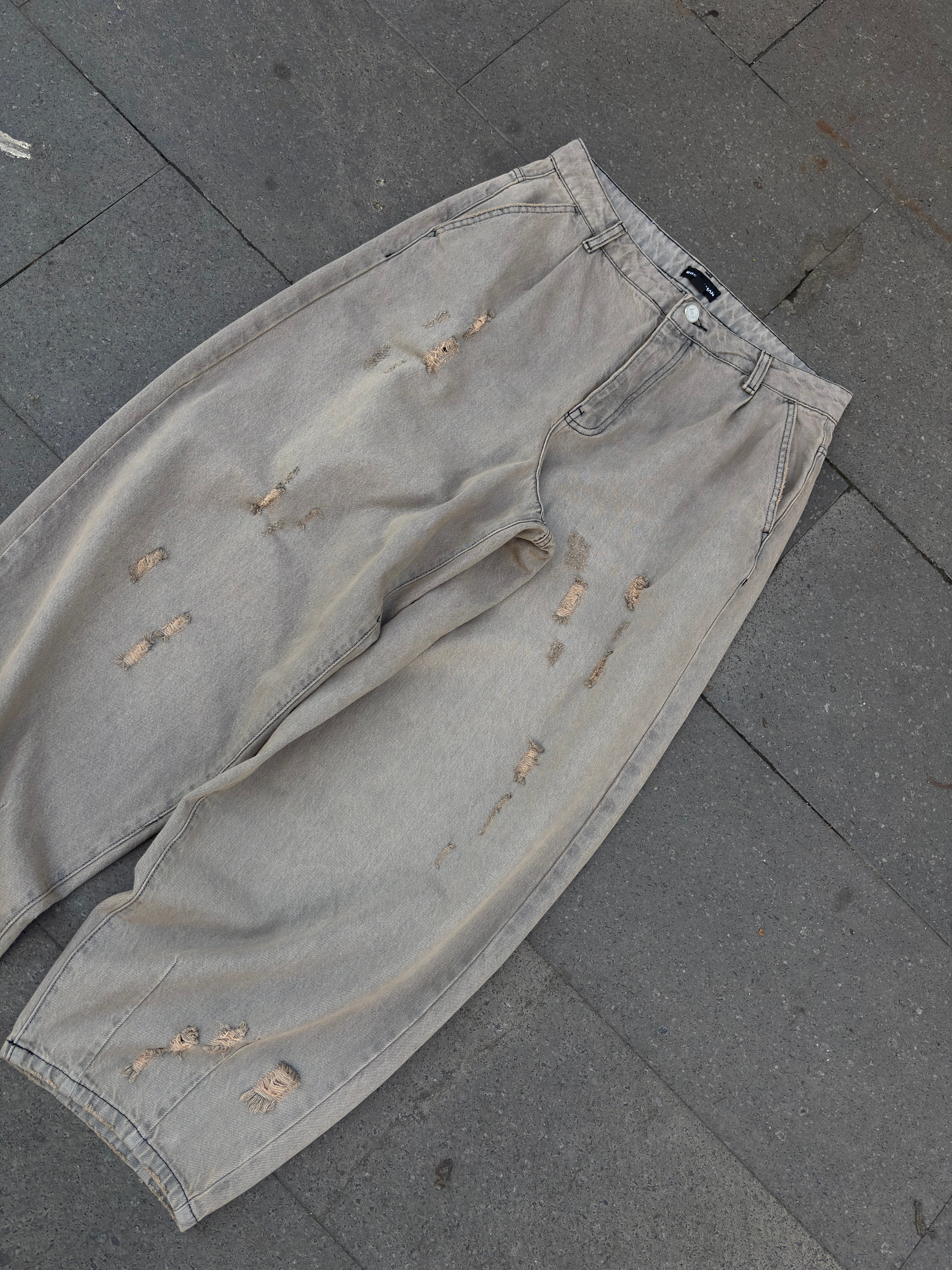 Premium Desert Distressed Balloon Denim Jean