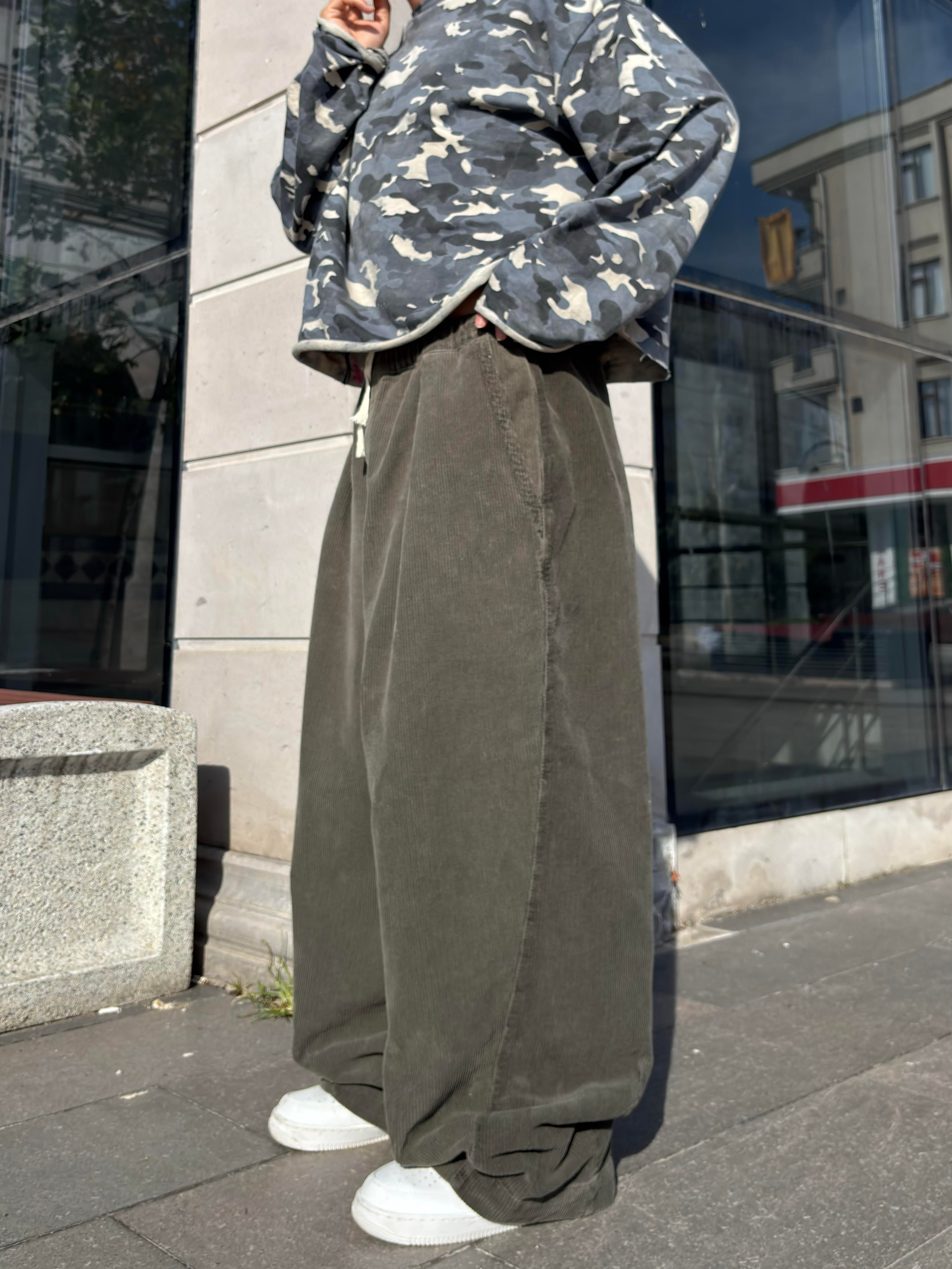 Premium Haki Tone Conduroy Baggy Pants