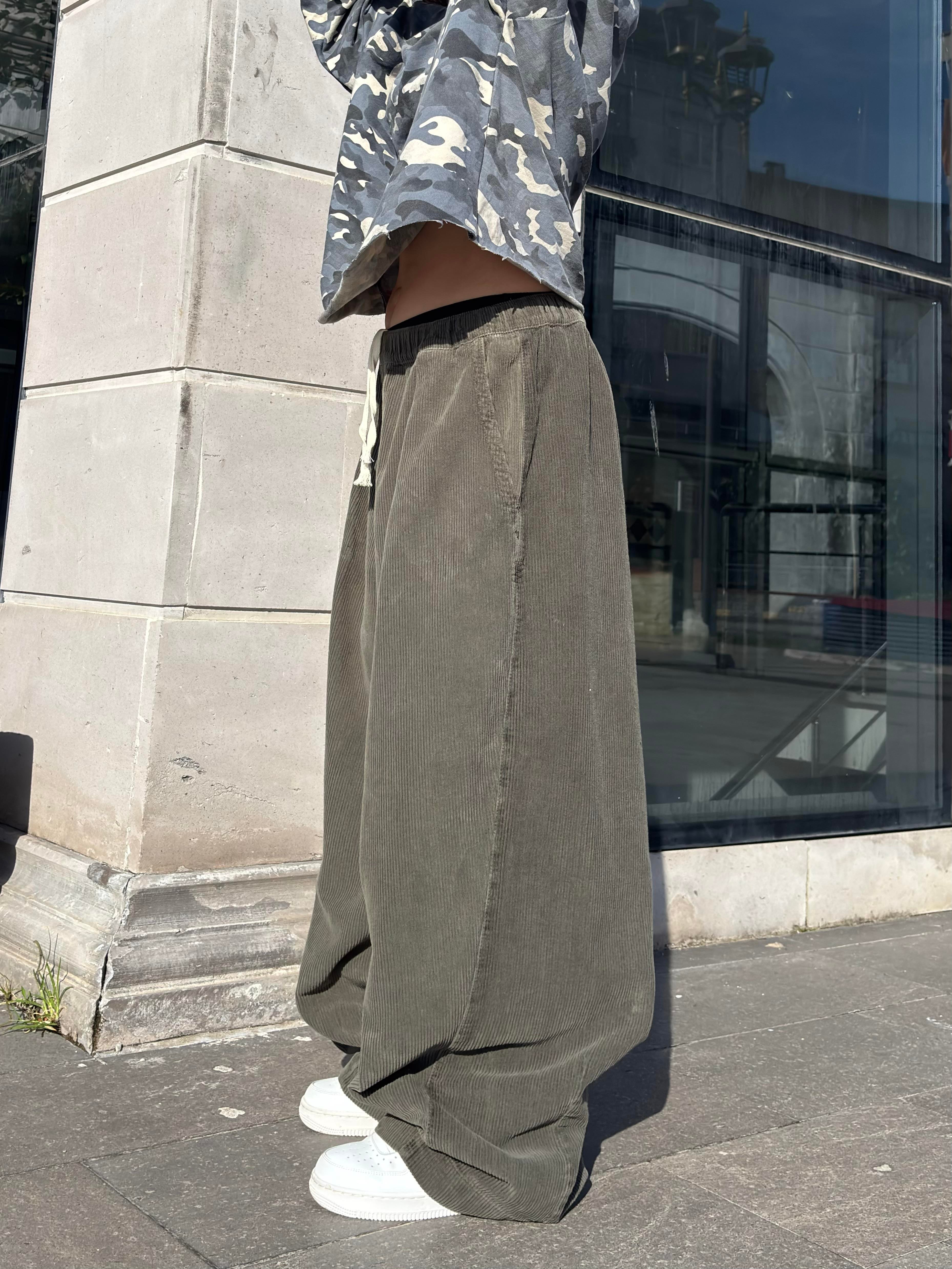 Premium Haki Tone Conduroy Baggy Pants