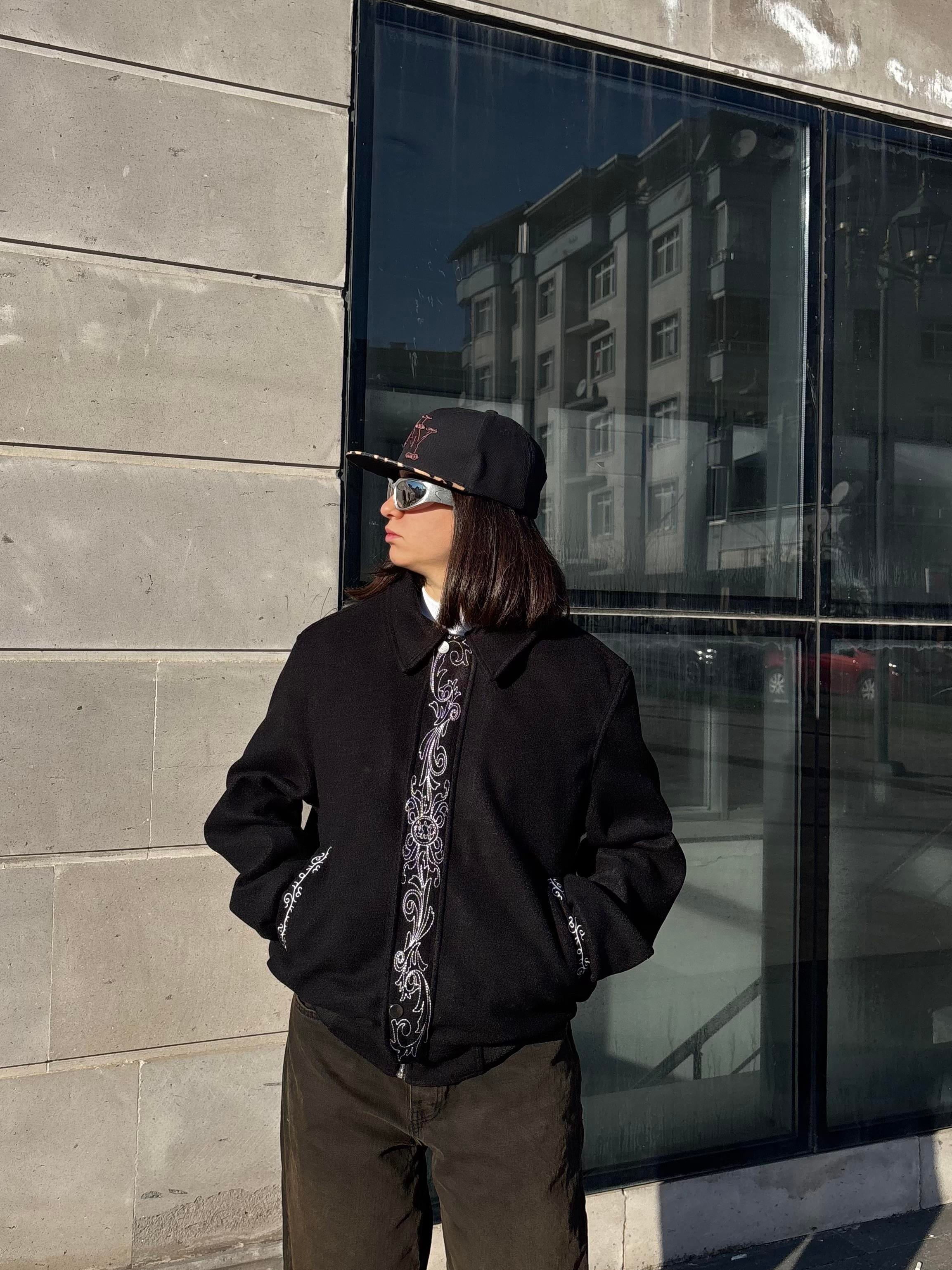 Premium Nakış İşlemeli Siyah Western Jacket