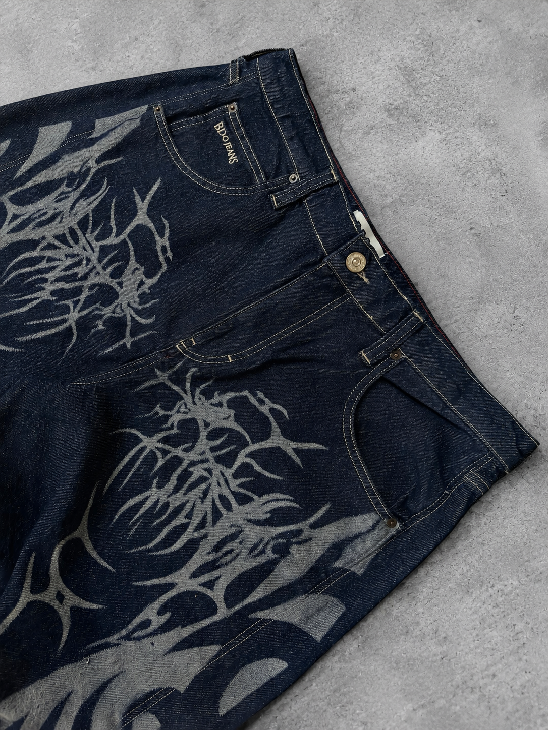 Premium Tribal Graphic Ekstreme Back Buckle Baggy Jeans