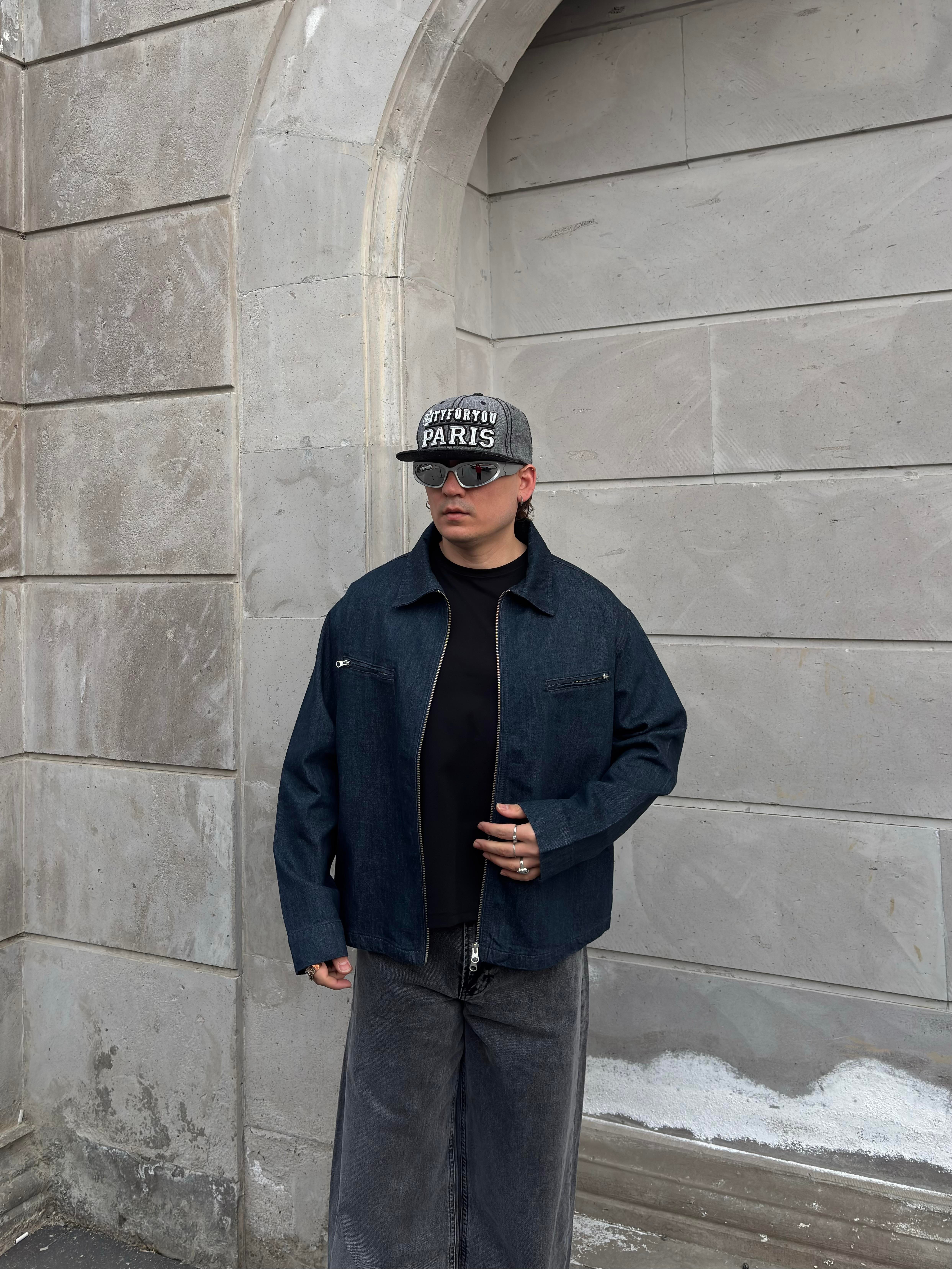 Relaxed Fit Zipper Pocket Rinse Denim Jacket