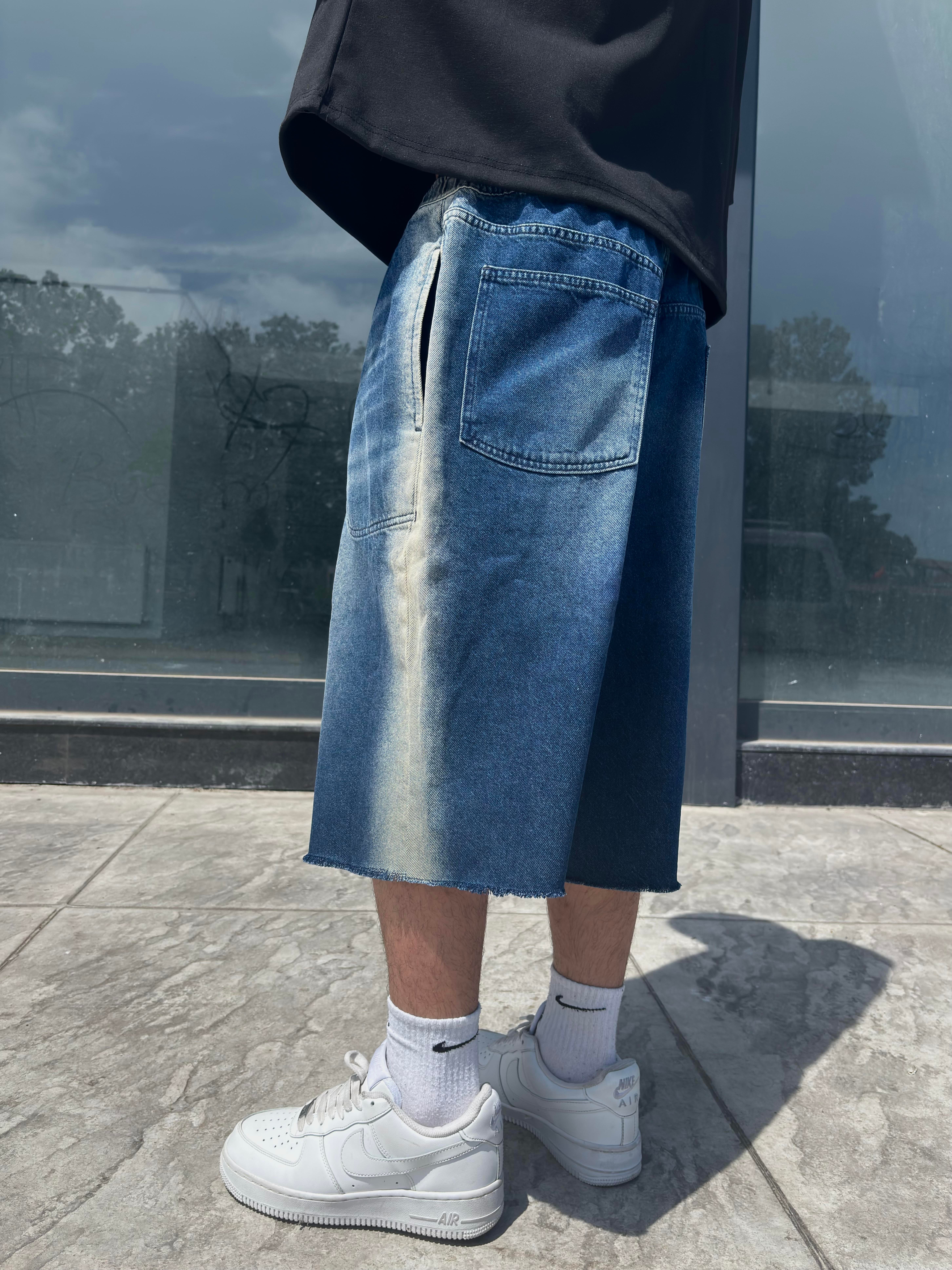 Track DarkWashed Mega Baggy Jorts