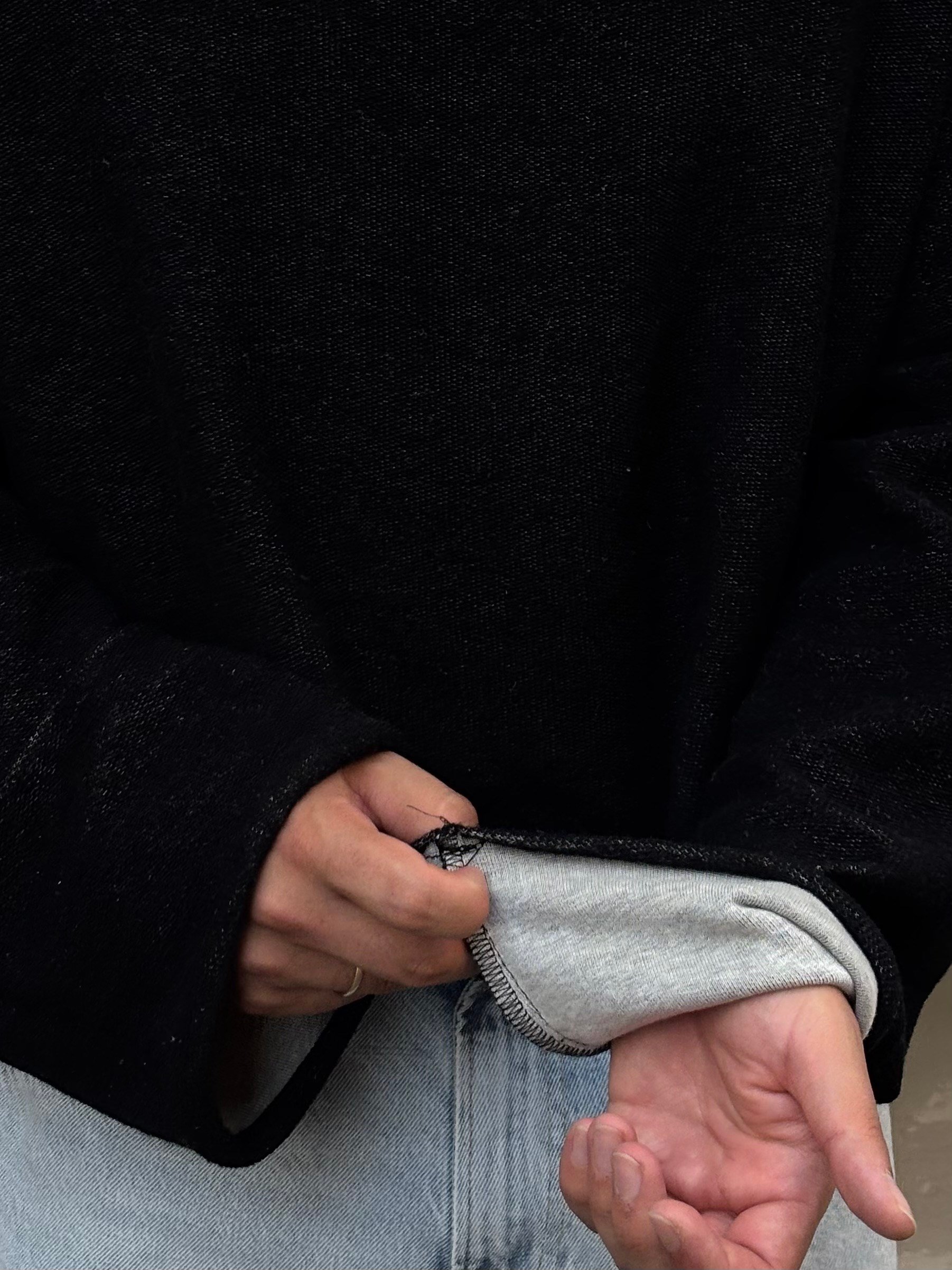 Washed Black Tone Boxy Fit Cut-Off Sweatshirt