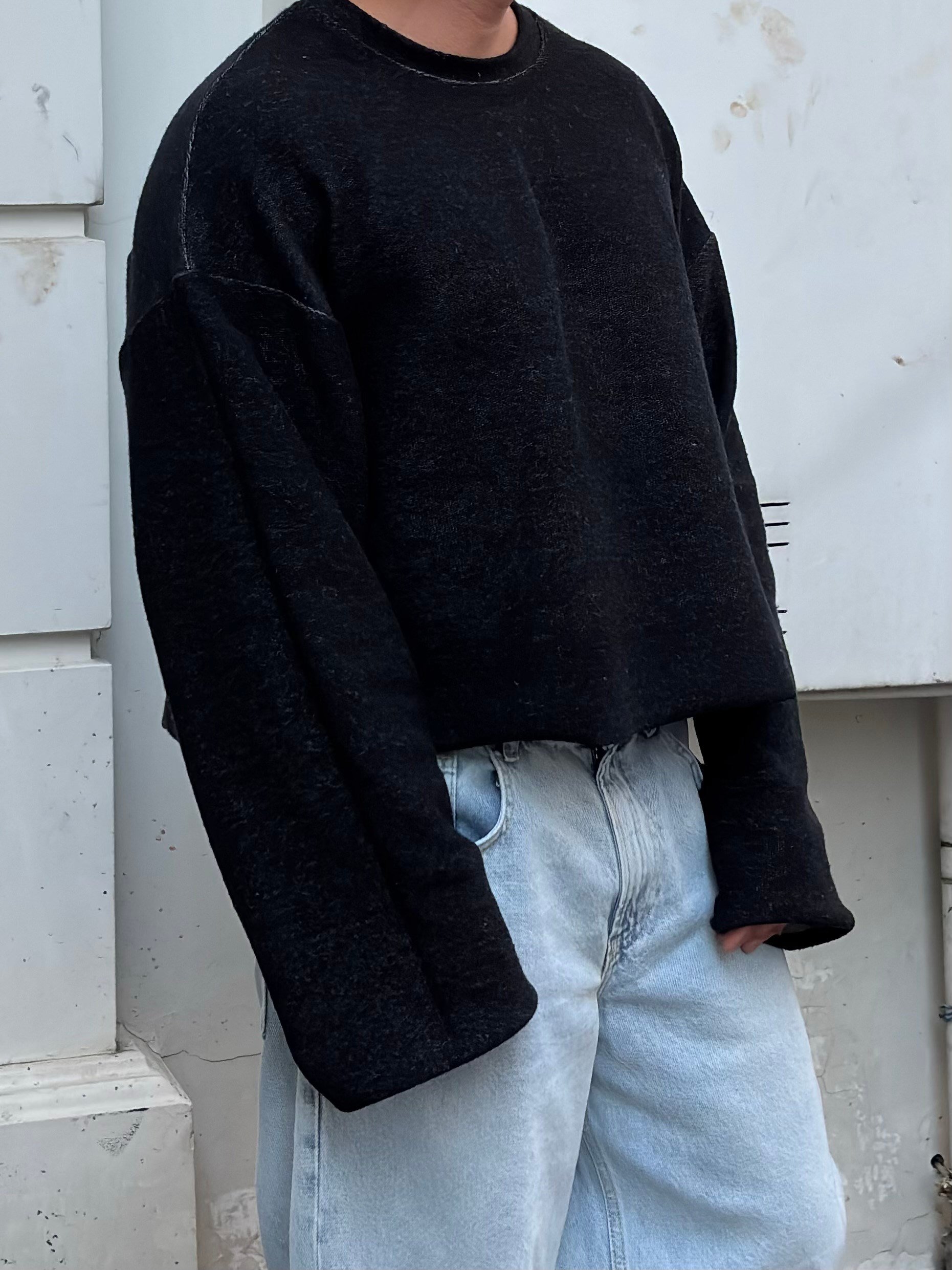 Washed Black Tone Boxy Fit Cut-Off Sweatshirt