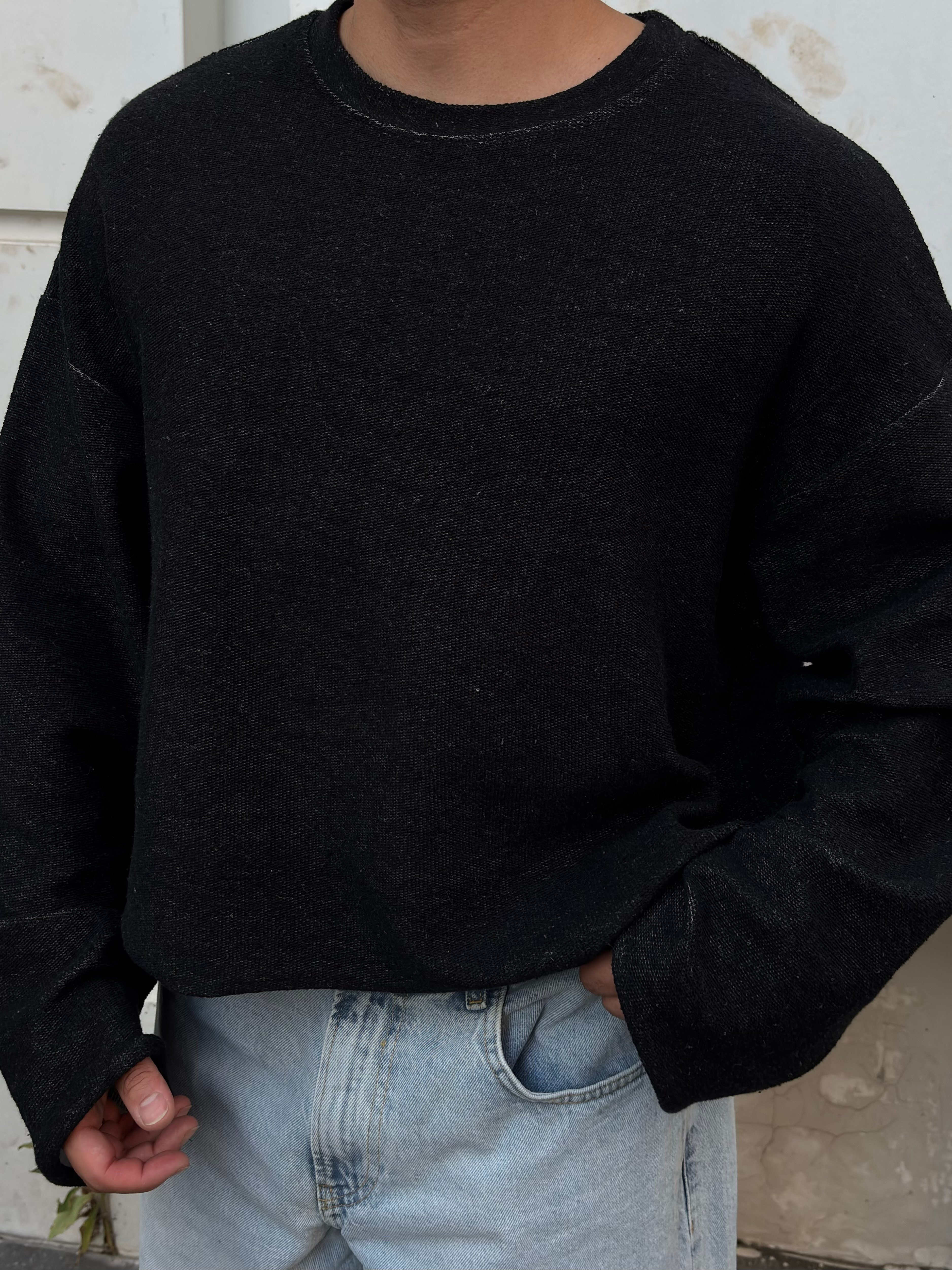 Washed Black Tone Boxy Fit Cut-Off Sweatshirt