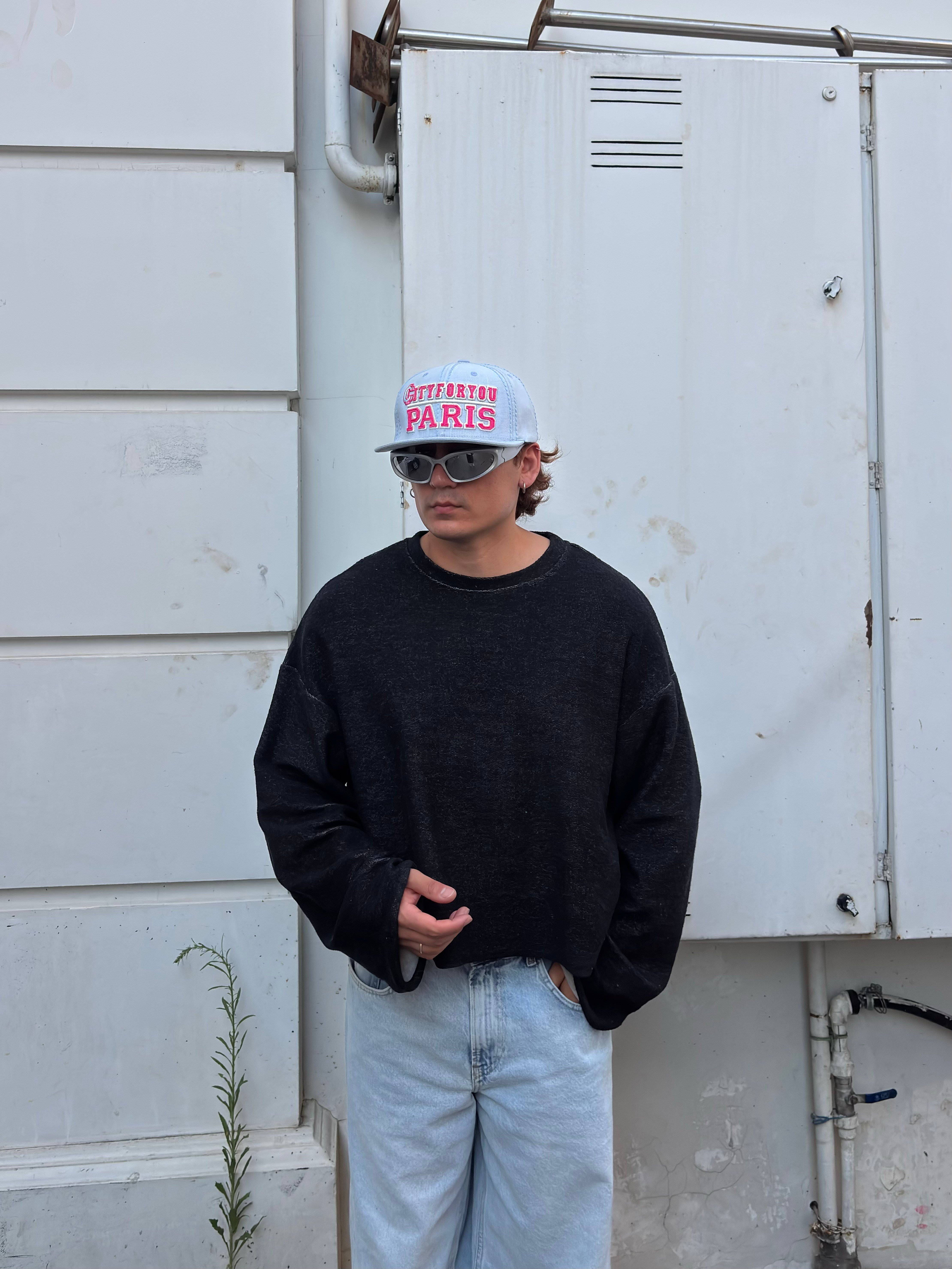 Washed Black Tone Boxy Fit Cut-Off Sweatshirt
