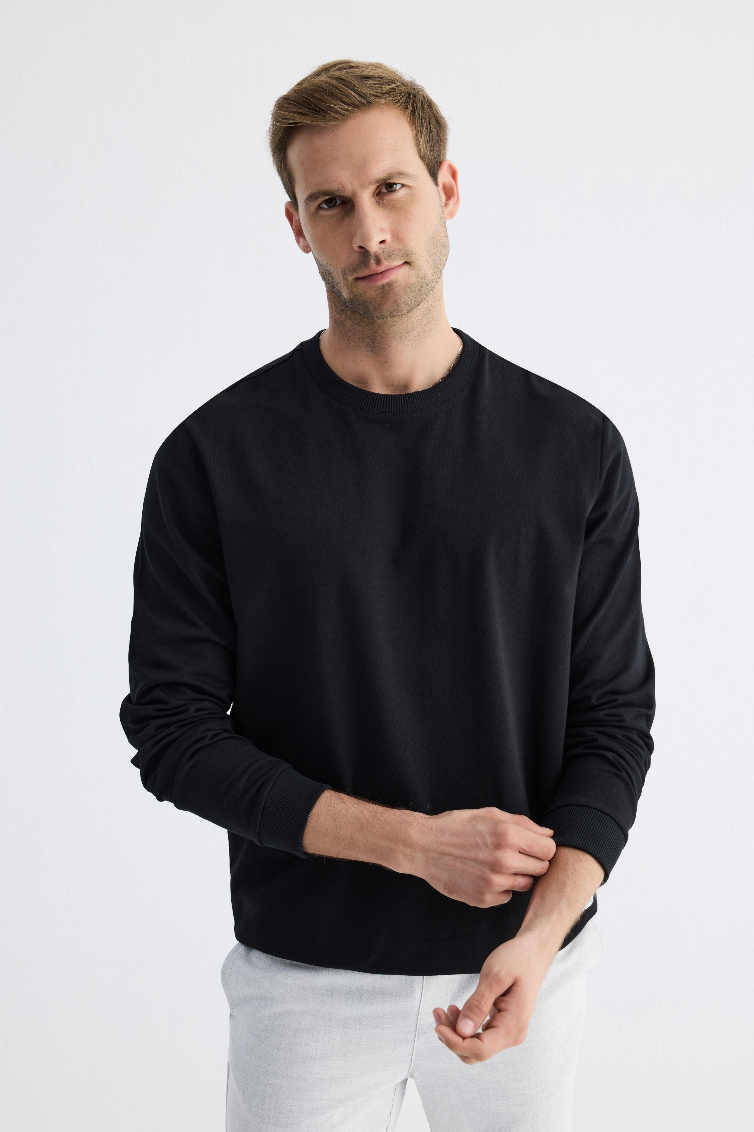  Basic Bisiklet Yaka Rahat Kalıp Düz Erkek Siyah Sweatshirt 