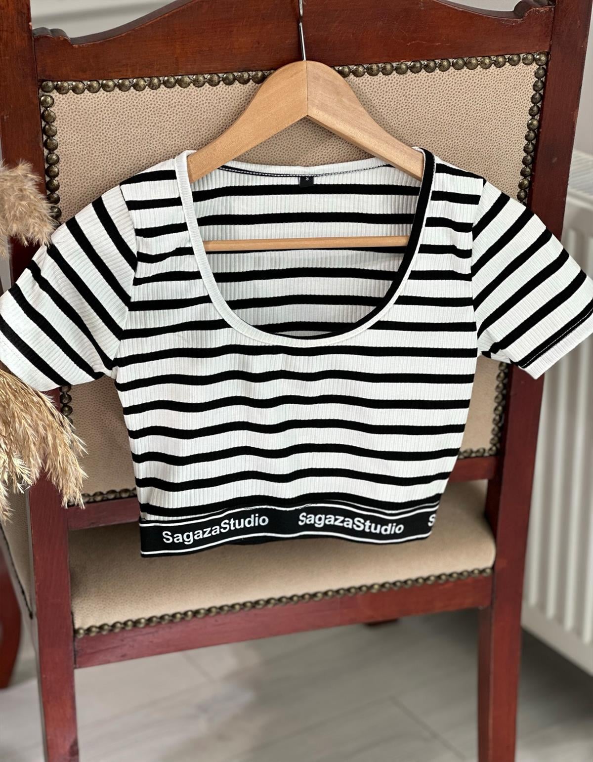 Marka Model Crop Beyaz
