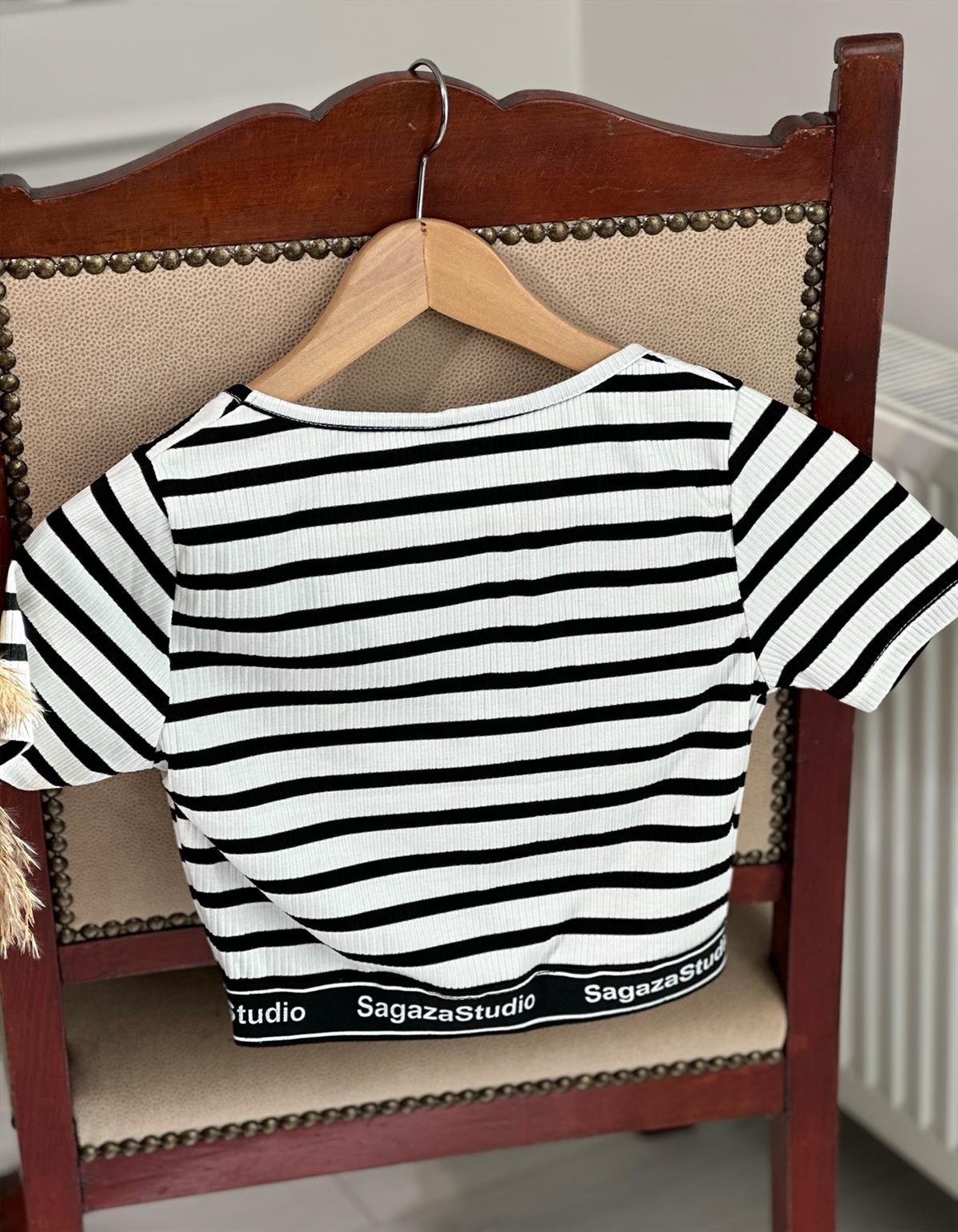 Marka Model Crop Beyaz