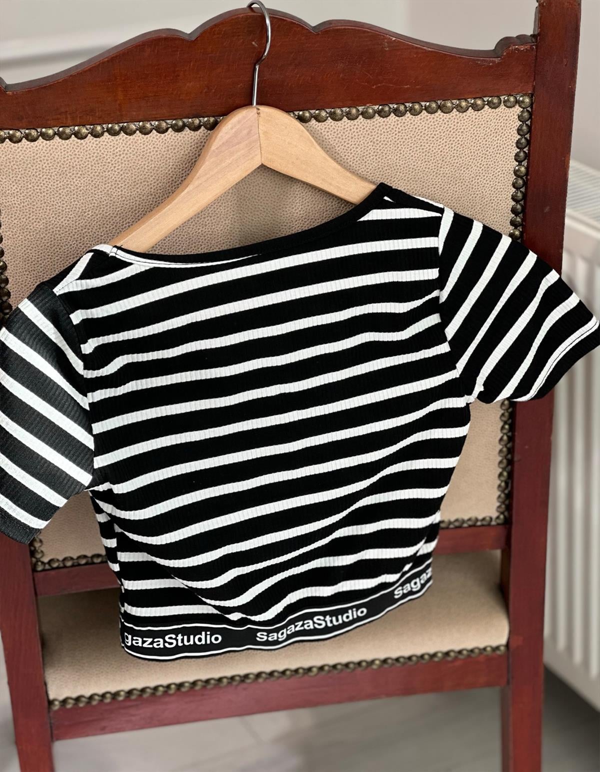 Marka Model Crop Siyah